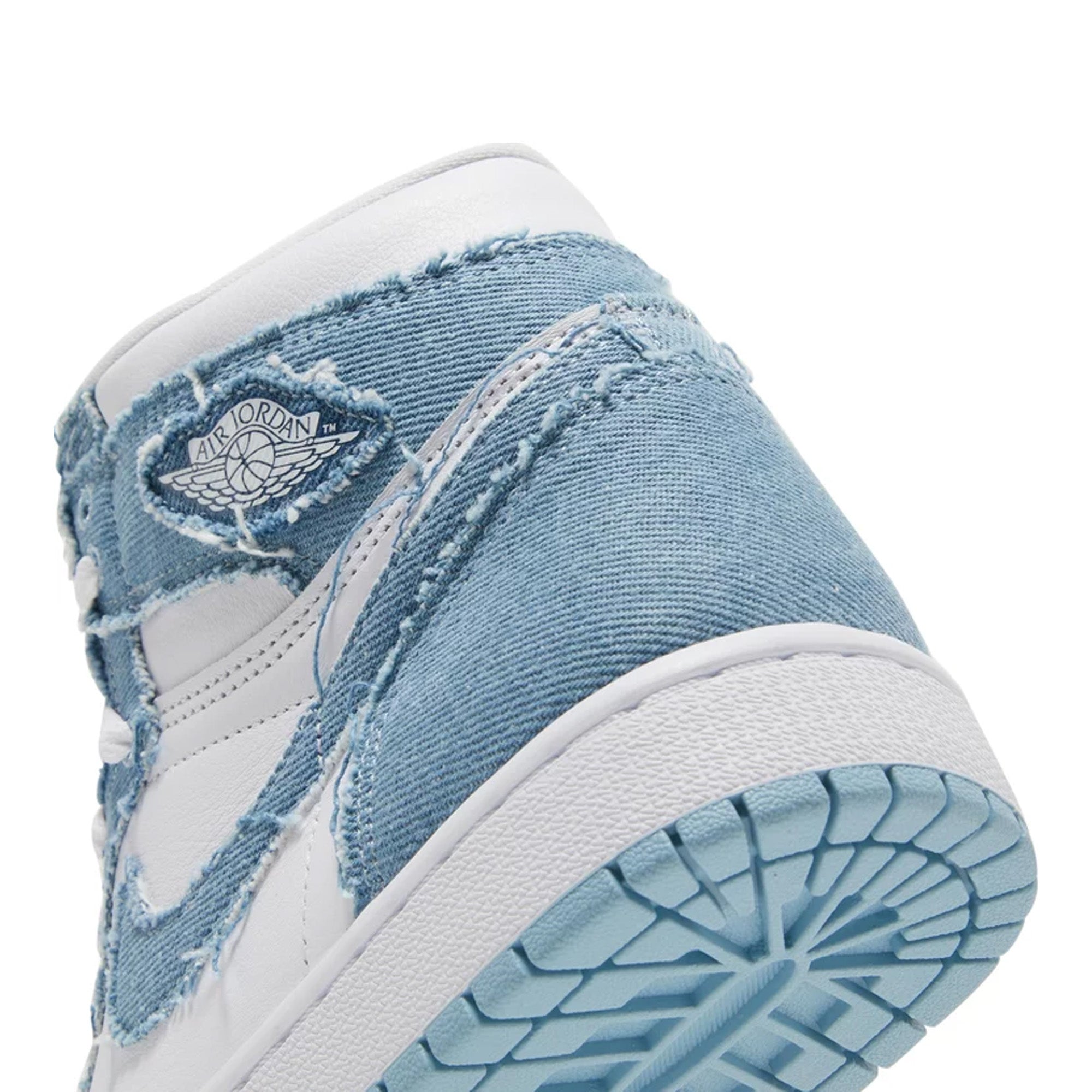 Air Jordan 1 Retro High OG 'Denim' Women's Sneakers (2022) - Classic Basketball Shoes for Streetwear & Casual Fashion