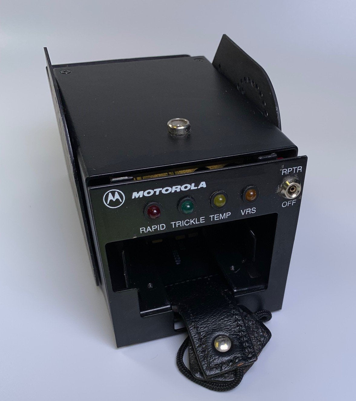 Motorola NTN9176C Fast Car Charger for iPhone & Android - Quick Charge 3.0 USB Port for Road Trips & Commuting