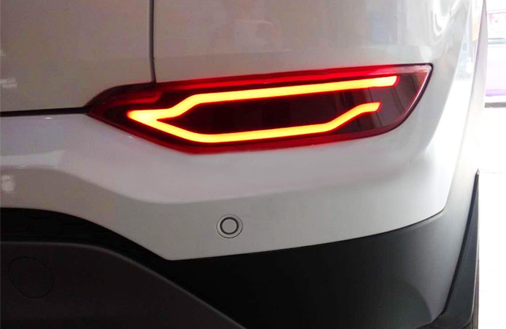 iJDMTOY JSR Style Red LED Bumper reflector lights - Compatible with 2016-2021 Hyundai Tucson IX35 - Tail lights, Brake lights & Rear fog lamps - Upgrade your car's rear lighting for enhanced safety and style