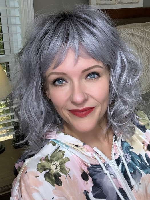 Breezy Wavez | Heat Friendly Synthetic Wig for Women - Soft & Natural Looking Wavy Hair for Daily Wear, Cosplay & Special Occasions