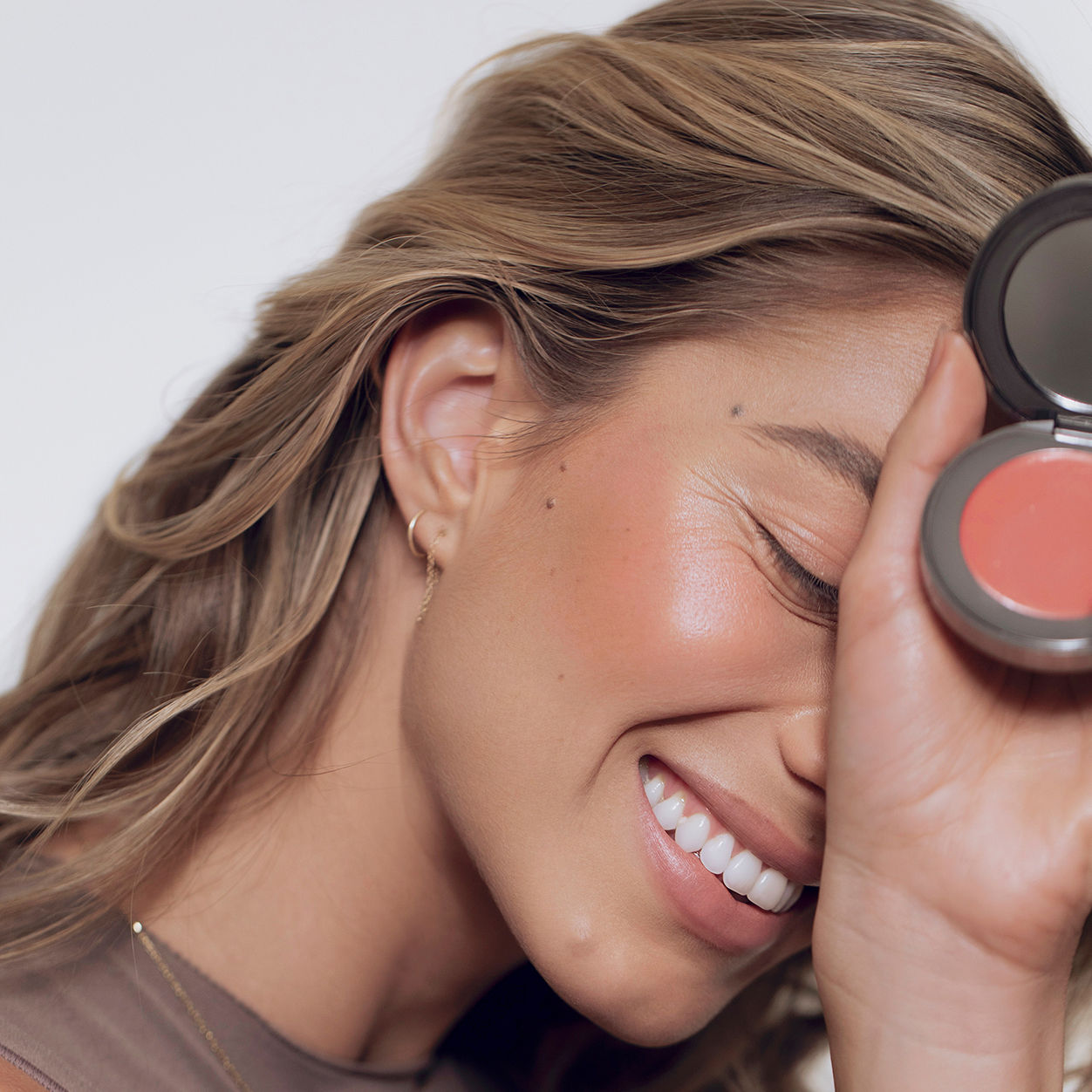 Roen Beauty Cheeky Blush - Creamy Long-Lasting Blush for Natural Flush | Perfect for Everyday Makeup & Special Occasions
