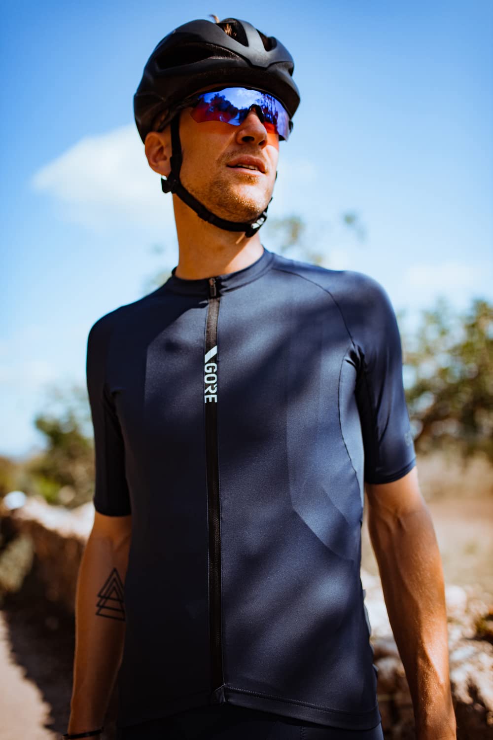 GORE WEAR Men's Torrent Cycling Jersey - Breathable & Lightweight Bike Shirt for Road & Mountain Biking - Perfect for Training & Racing