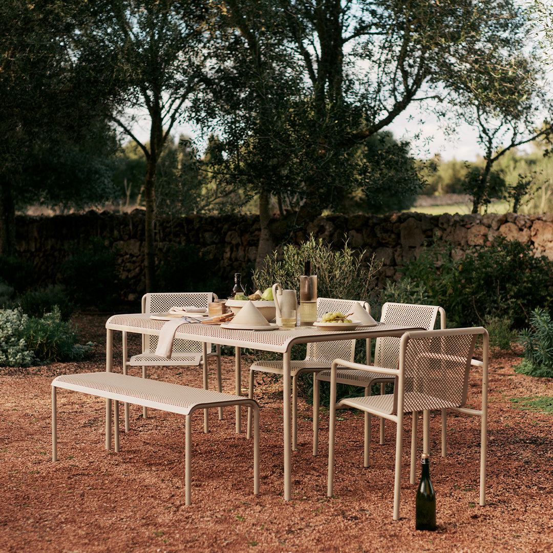Modern Dapple Wood Rectangular Dining Table - Solid Wood Kitchen Table for 6-8 People - Perfect for Family Gatherings, Dinner Parties & Home Decor
