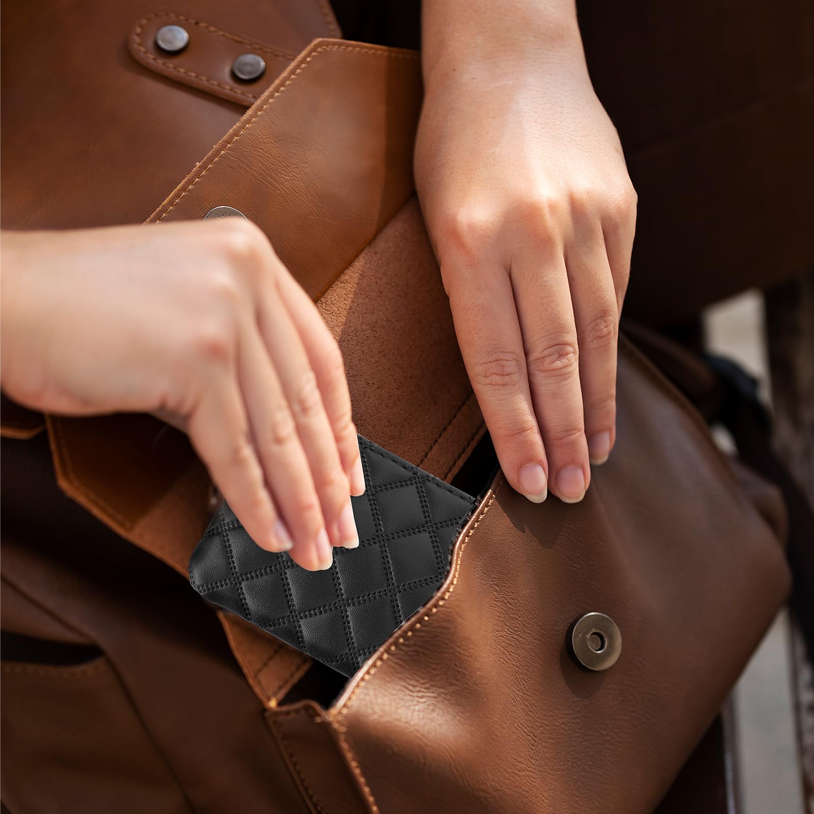 Simarro Small Coin Purse for Women & Men - Double Embossed Rhombus PU Leather Zipper Wallet - Compact Keychain Mini Coin Bag for Cash, Cards & Keys - Perfect for Travel, Shopping & Everyday Use (Black)