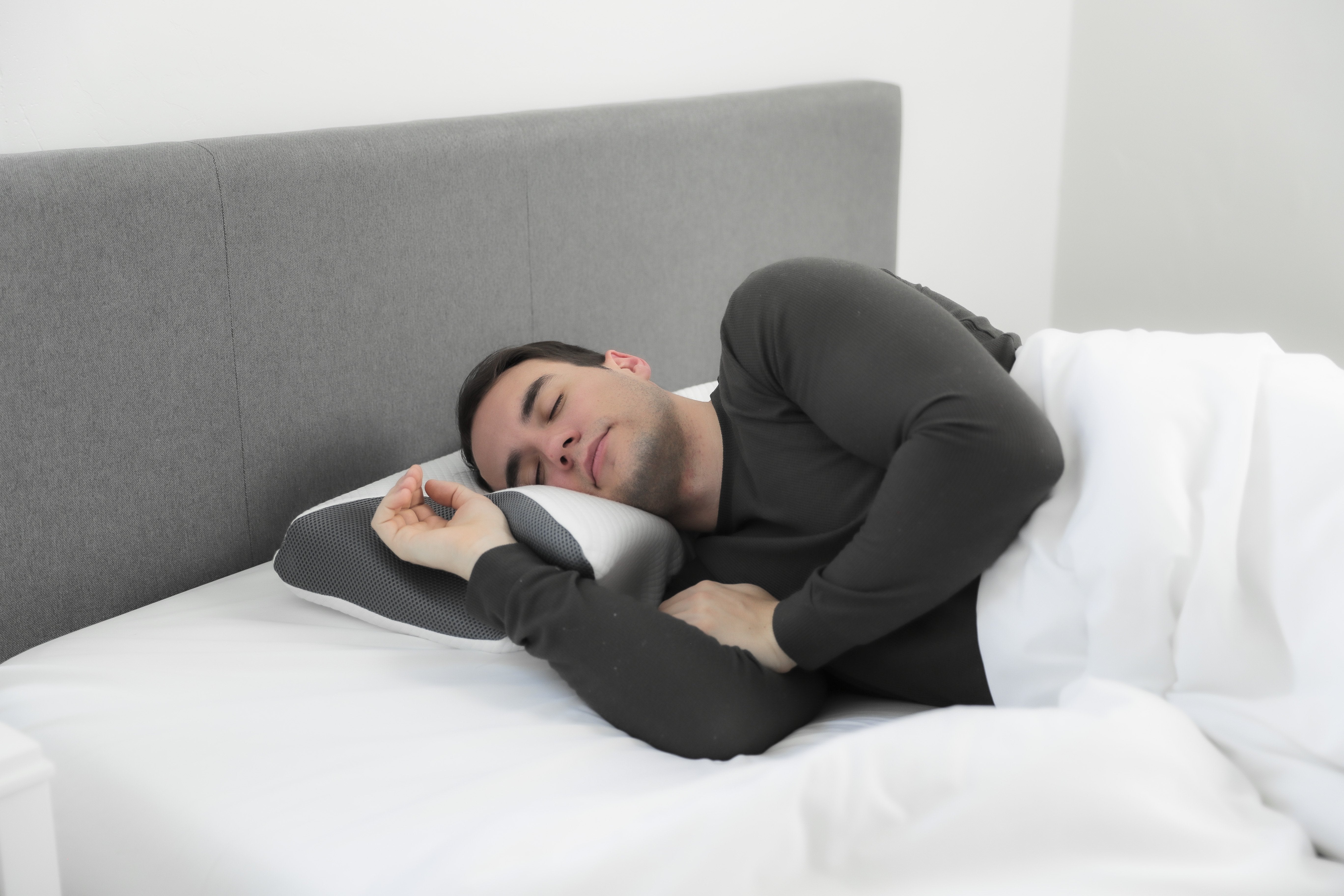 Anti-Snoring Memory Foam Pillow - Carbon SnoreX Pillow for Side & Back Sleepers - Ergonomic Neck Support for Better Sleep & Reduced Snoring - Ideal for Couples & Travel Use