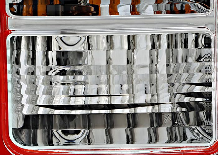Nissan Pathfinder Tail Lights Lamps Set 2005-2012 - Left & Right Side Replacement for Improved Visibility and Safety - Perfect for Night Driving and Off-Road Adventures