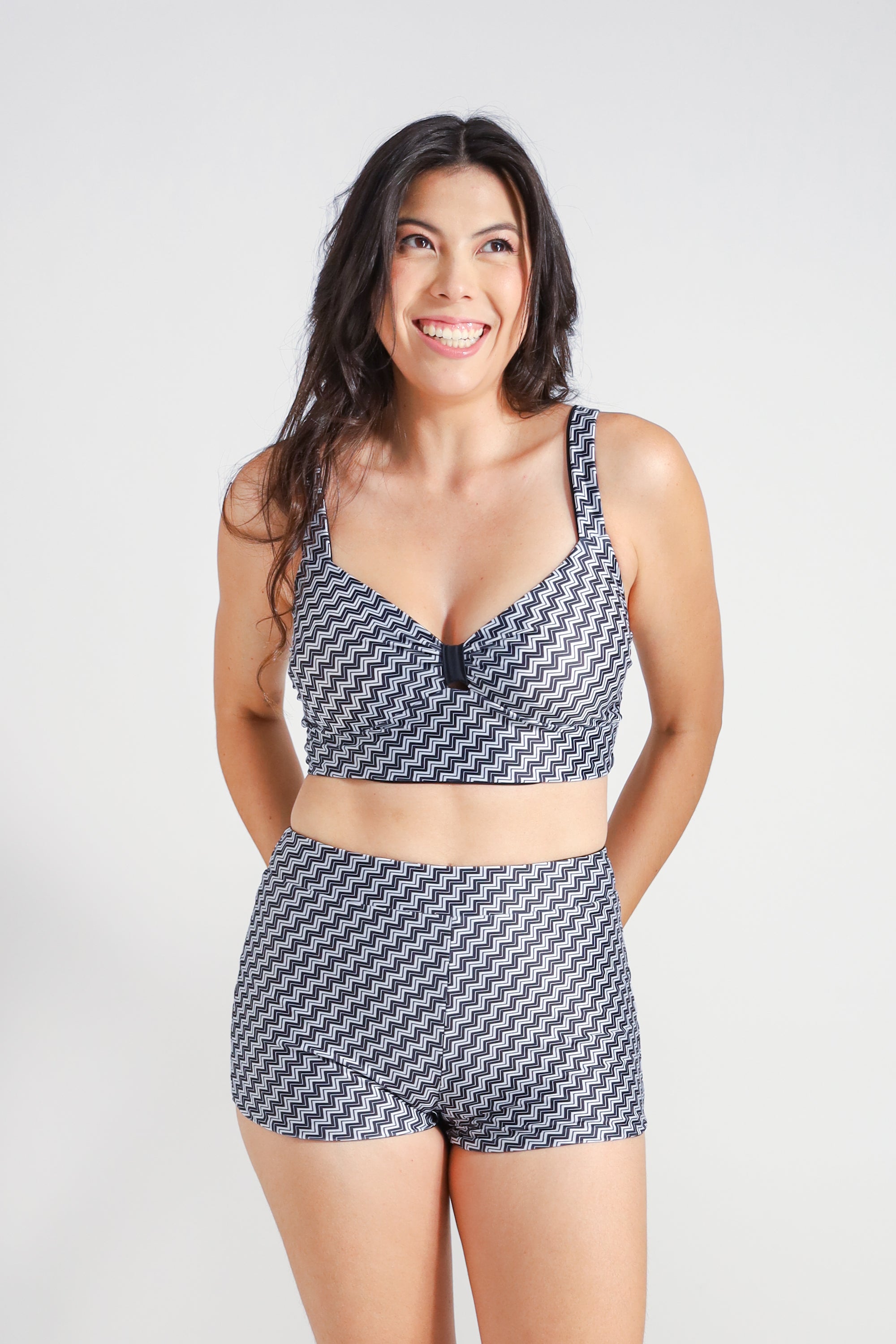 Desaru Sculpting Crop Bikini Top - Reversible Black & Zig Zag Print - Perfect for Beach Vacations, Pool Parties & Summer Getaways