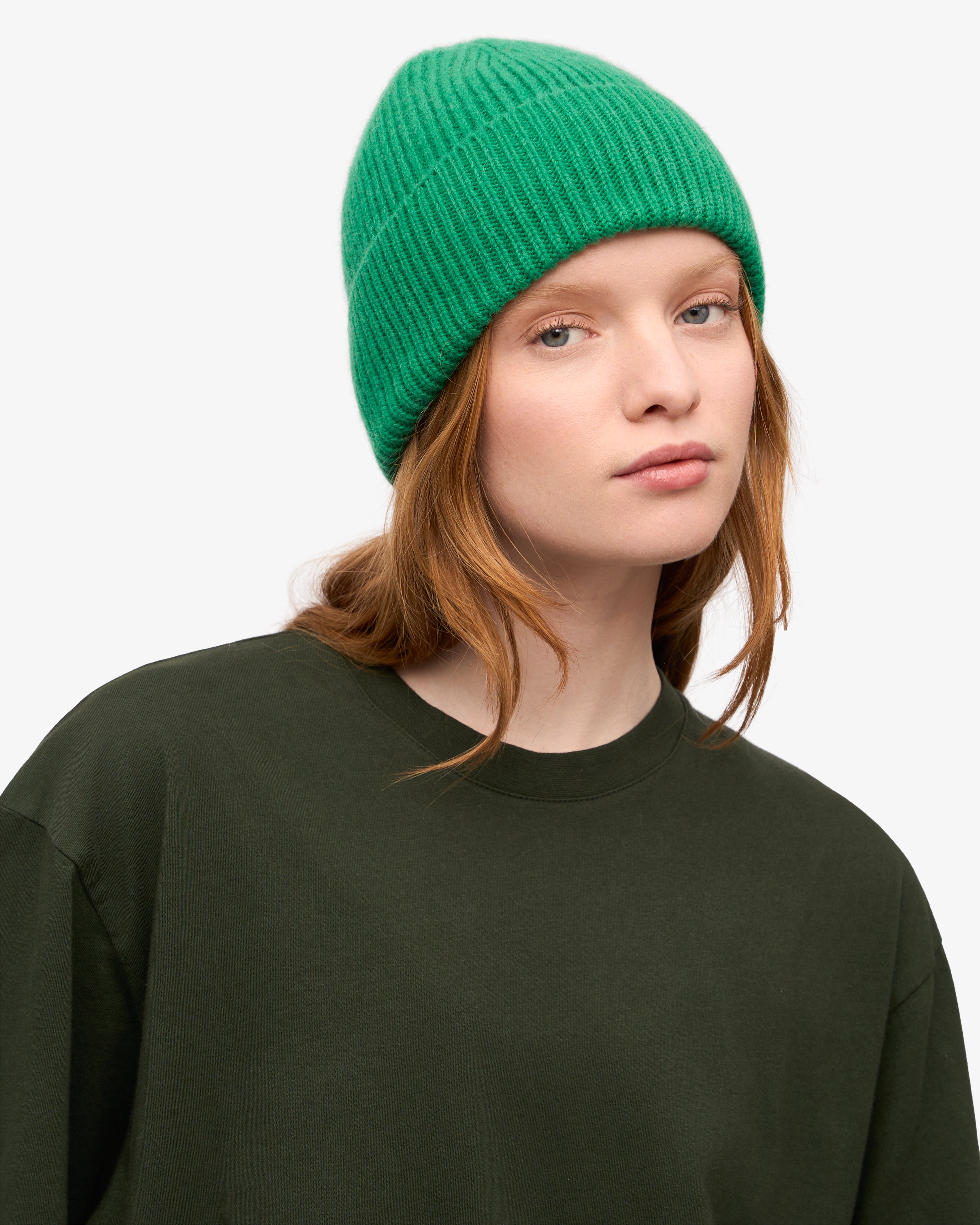 Premium Merino Wool Beanie for Men & Women - Soft Warm Winter Hat in Kelly Green - Perfect for Skiing, Hiking & Outdoor Activities