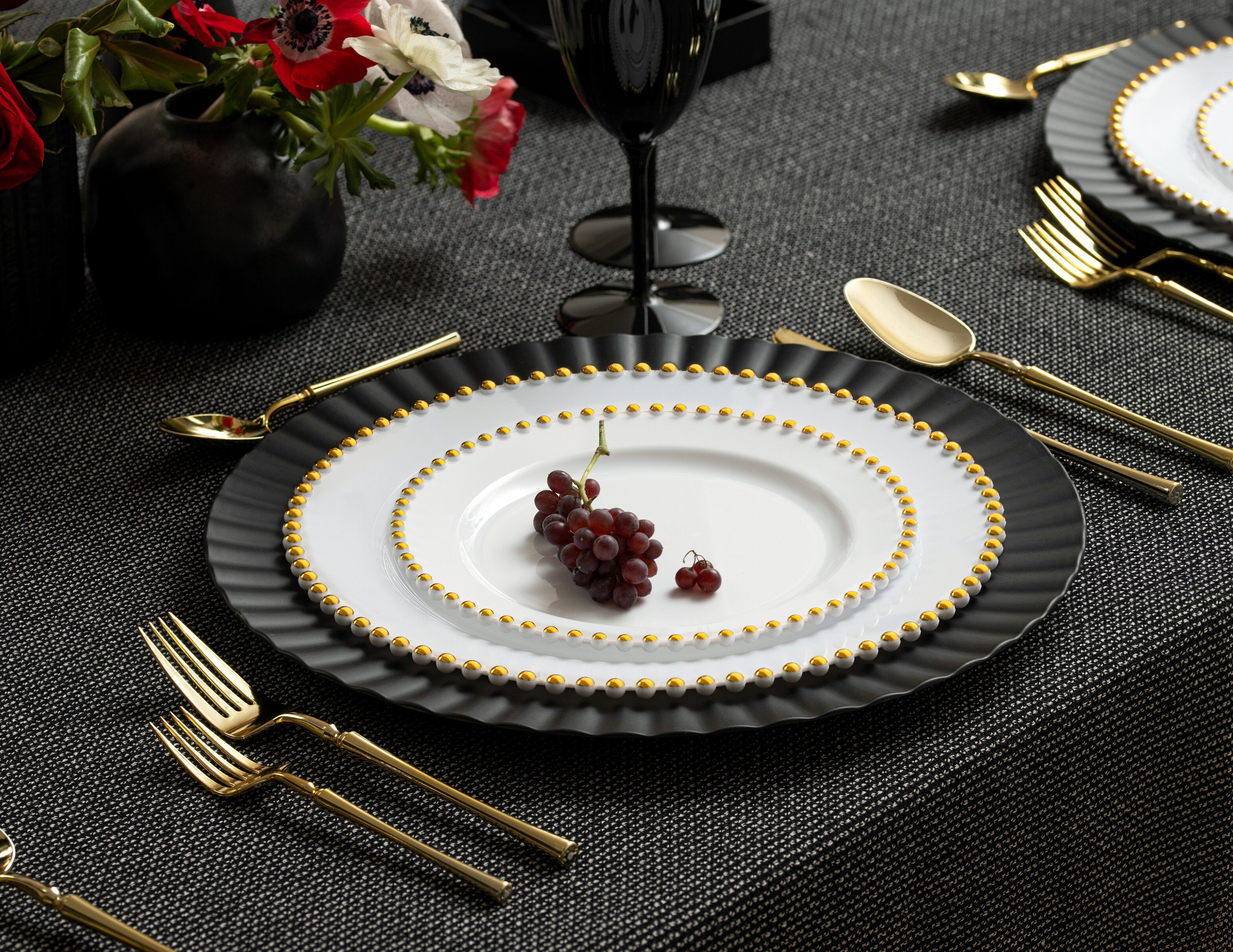 10-Pack White & Gold Round Plastic Plates with Beaded Rim - Elegant Disposable Dinnerware for Parties, Weddings & Special Events
