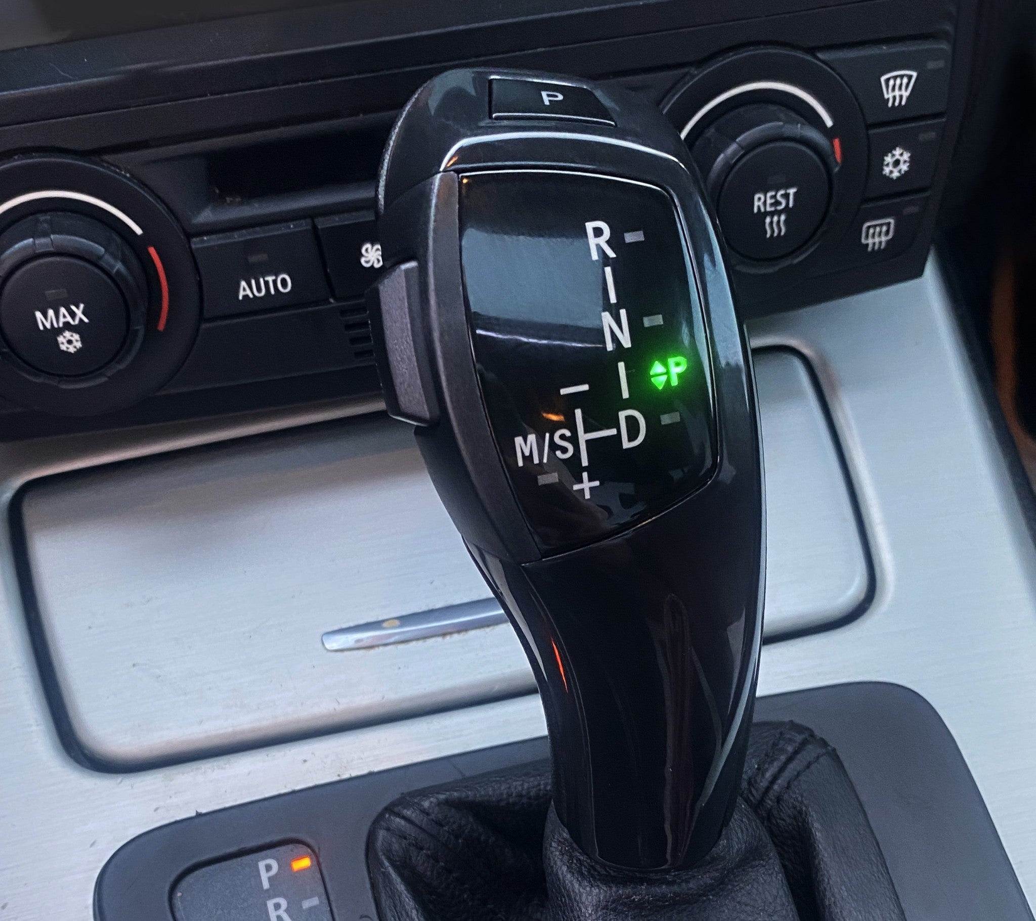 Gloss Black F30 Style LED Shift Knob Gear Selector Upgrade for BMW E90 E92 E93 - Premium Interior Accessory for Enhanced Driving Experience