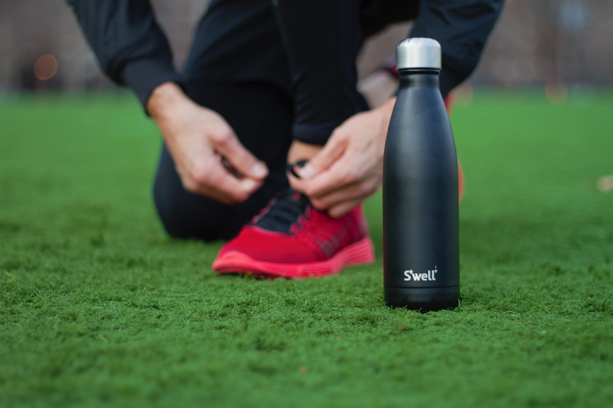S'well Satin 25oz (739mL) Stainless Steel Water Bottle - Insulated, Leak-Proof & Eco-Friendly - Perfect for Gym, Hiking, Travel & Office Use