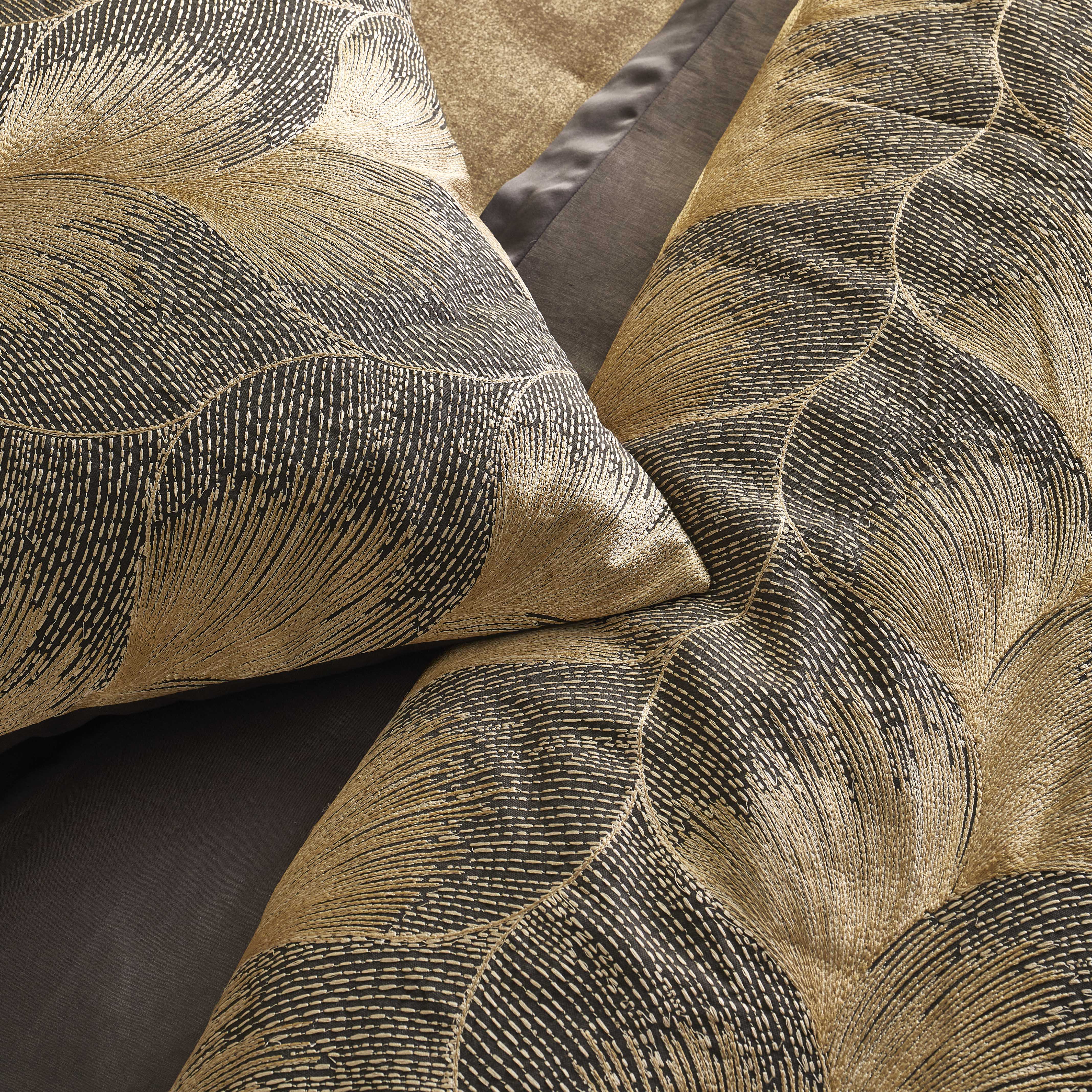Fan Throw Blanket - Soft & Cozy Flannel Plush Throw for Home, Office, or Travel - Perfect for Couch, Bed, and Outdoor Use