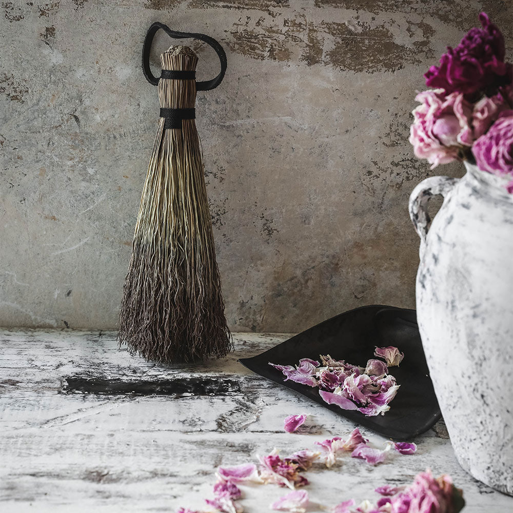 Premium Black Leather Dustpan - Heavy Duty & Stylish for Home, Office, and Workshop Cleaning