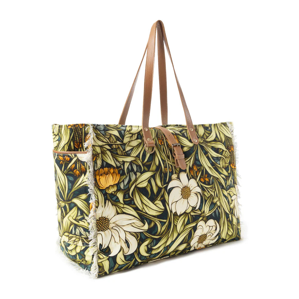 Stylish Floral Weekender Bag for Women - Large Travel Duffel with Spacious Interior - Perfect for Weekend Getaways, Gym, and Overnight Trips