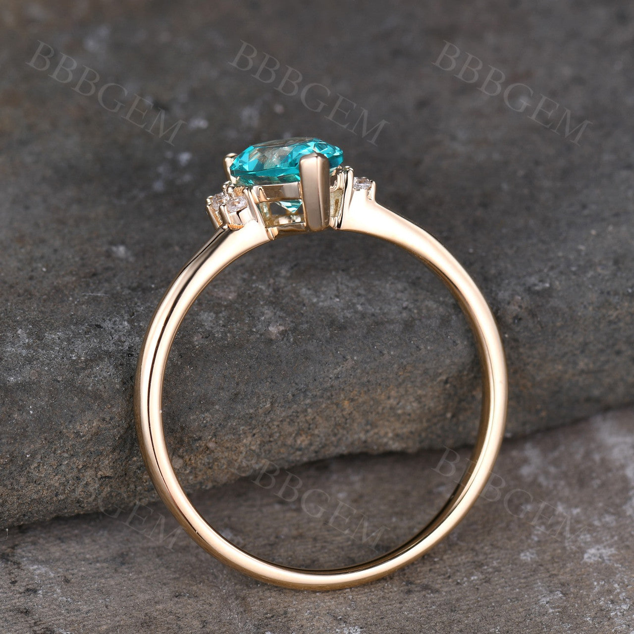6x8mm Pear Cut Green Garnet Promise Ring with Moissanite Halo in Rose Gold - Perfect for Engagement, Anniversary & Valentine's Day Gifts
