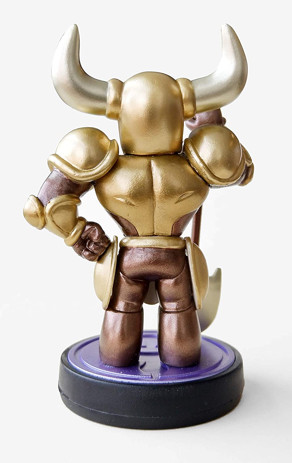 Shovel Knight Gold Edition - Nintendo Switch & Wii U Game with Exclusive Amiibo Figure | Adventure Platformer for Kids & Adults | Perfect for Gaming Collectors & Retro Fans