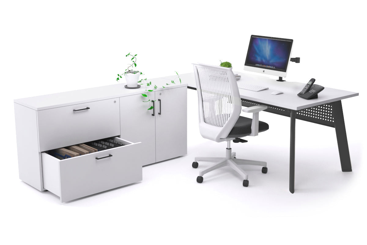 Switch Executive Setting With Uniform Spine Black Frame [1600L x 800W with Cable Scallop] - Premium Office Desk for Modern Workspaces