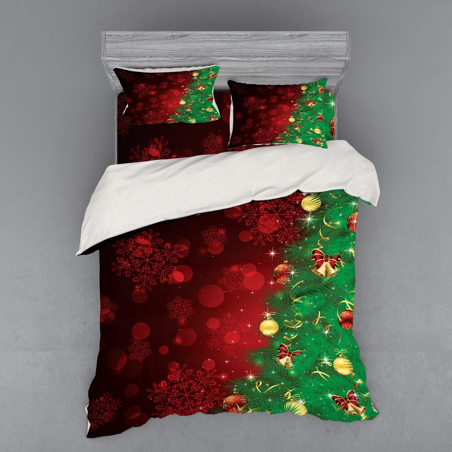 Ambesonne Christmas Duvet Cover Set - Queen Size 4-Piece Bedding with 2 Shams & Fitted Sheet, Traditional Xmas Tree Jingle Artisan Design in Burgundy Green | Holiday Home Decor for Bedroom, Guest Room & Cozy Winter Nights