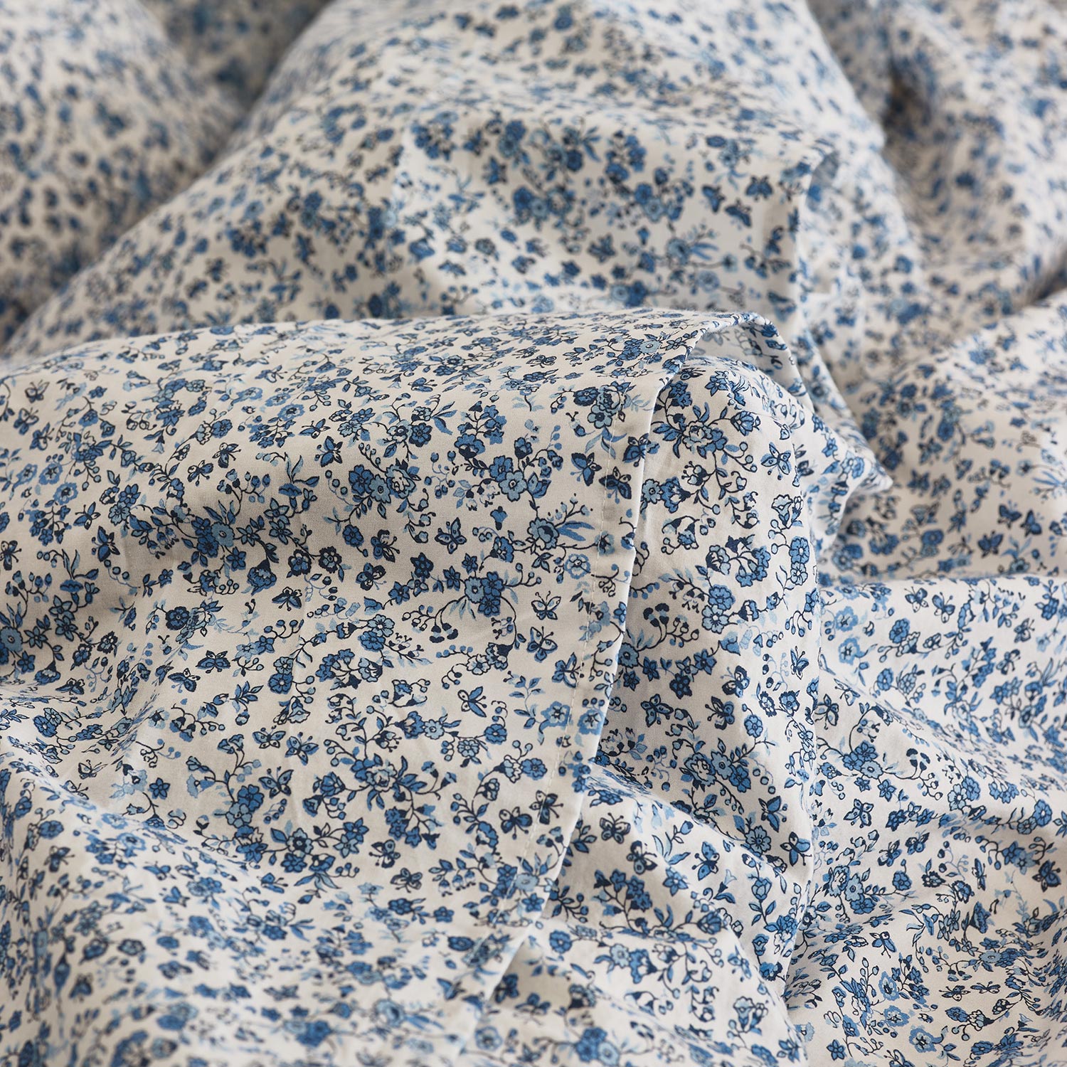 Premium Blue Mini Meadow Cotton Flat Sheet - Soft & Breathable Bedding for Twin, Full, Queen & King Beds - Perfect for Home, Hotel & Guest Room Comfort