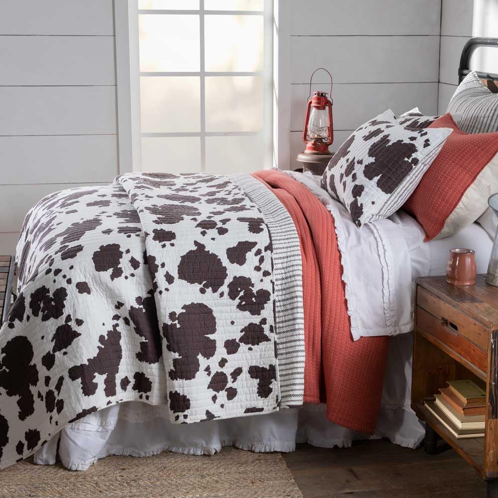 Rod's Bessie King Size Quilt - 106x92in Western Cow Print Brown & White Reversible Cotton Bedding - Perfect for Farmhouse, Ranch & Country Home Decor