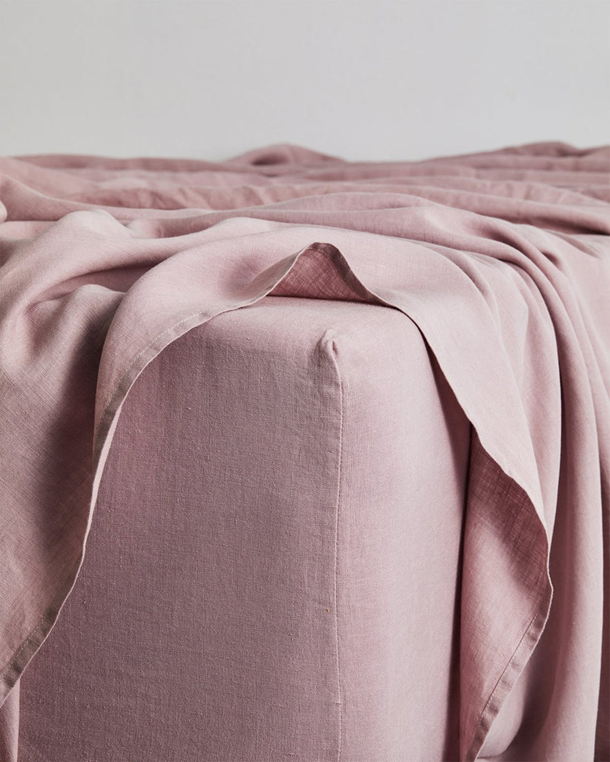 Organic Cacao & Lavender Scented Bedding Set - Queen Size 4-Piece Luxury Sheet Set with Pillowcases - Relaxing Aromatherapy for Better Sleep & Stress Relief - Perfect for Master Bedroom, Guest Room & Spa Retreats