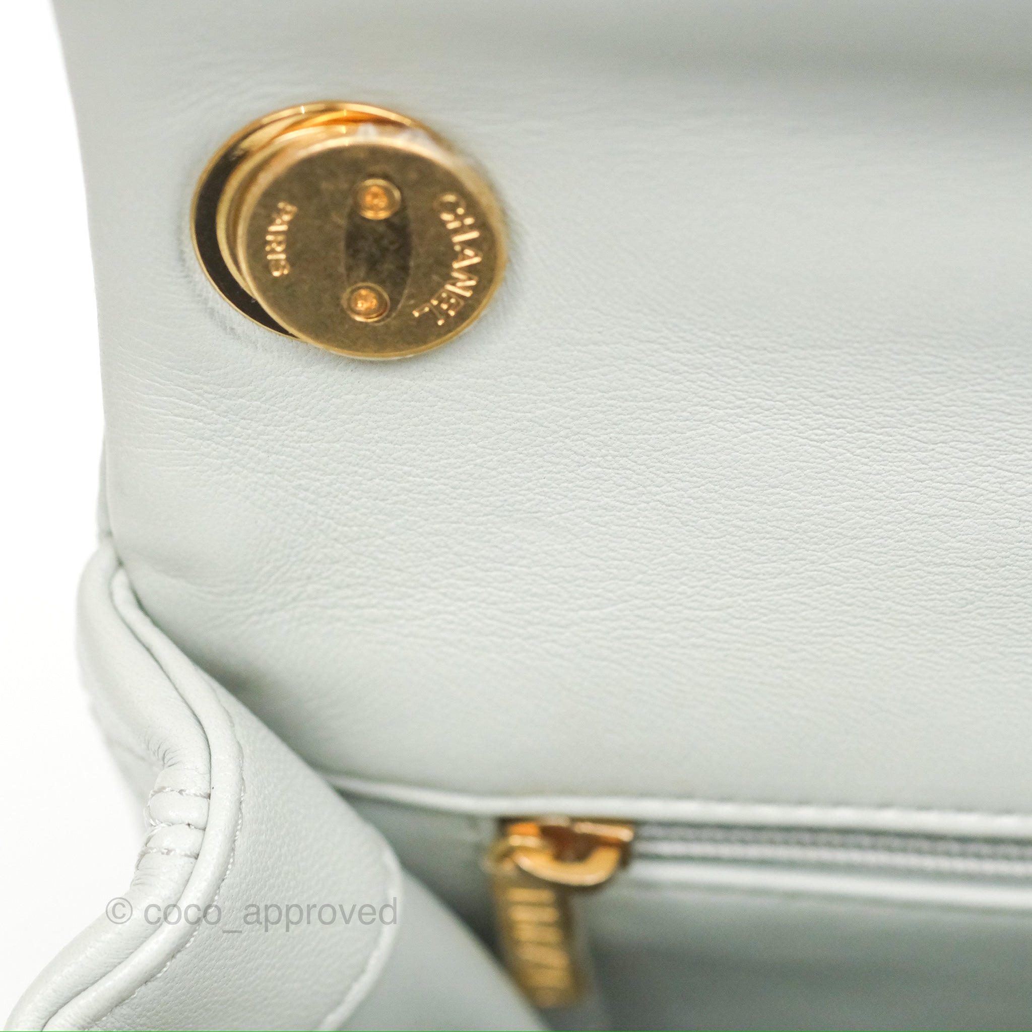 Chanel Classic Flap Bag with Chain Handle in Light Grey Calfskin & Aged Gold Hardware - Perfect for Evening Events, Date Nights & Luxury Fashion Accessories