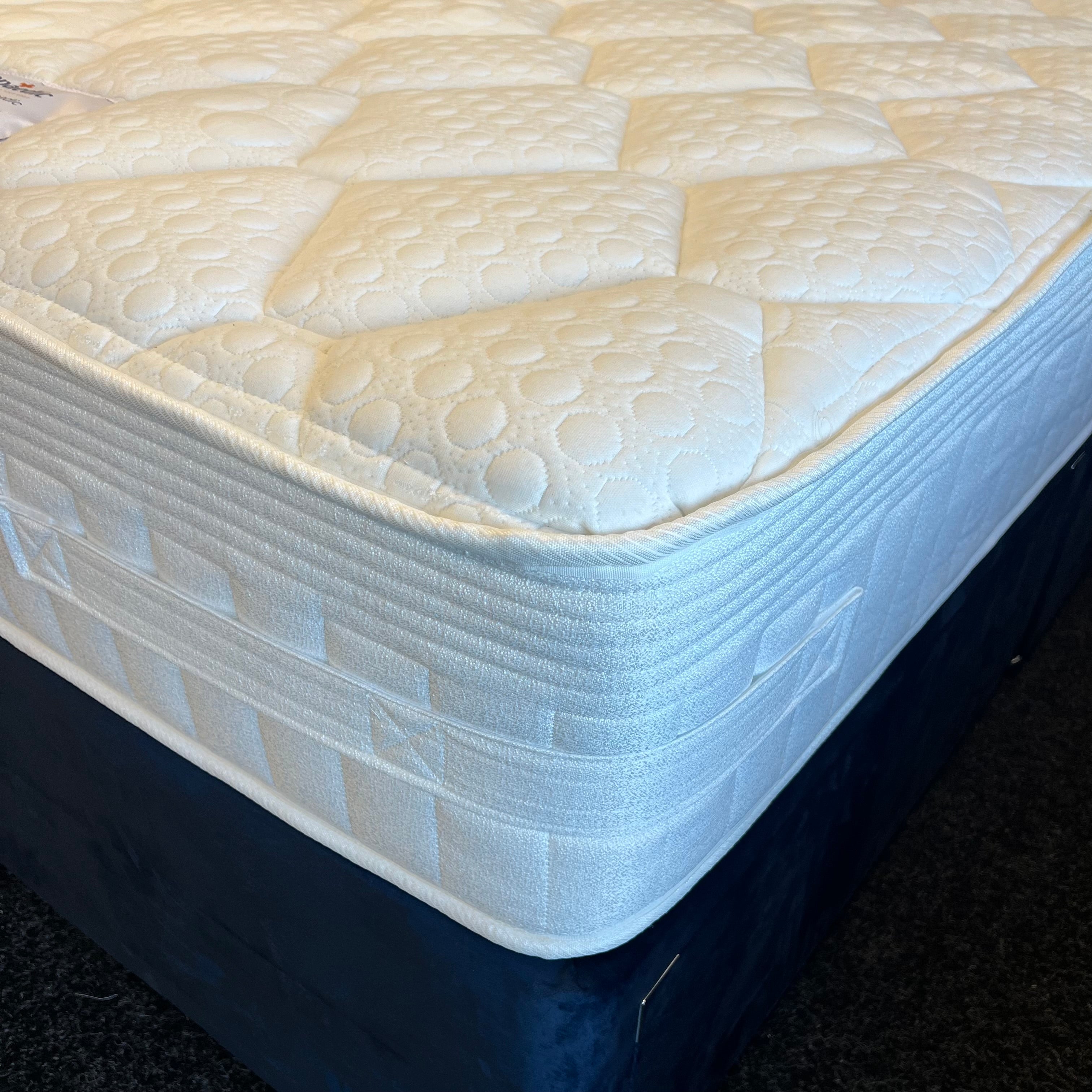 Total Comfort Orthopedic Mattress for Back Pain Relief - Queen Size Memory Foam Bed for Side & Back Sleepers - Perfect for Home, Guest Room & Apartment Use