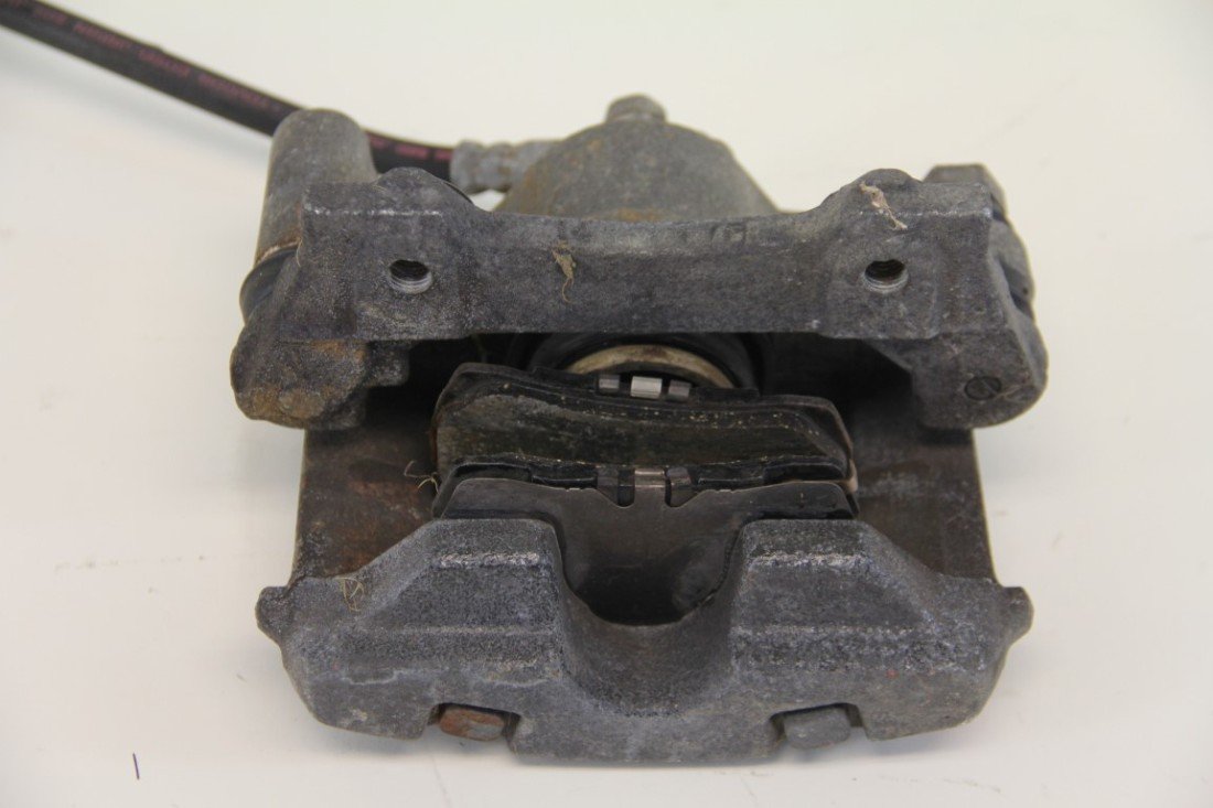 Lexus 47850-22221 Brake Caliper - Front/Rear Disc Brake Caliper for Lexus Vehicles - Perfect for Brake System Repair & Maintenance