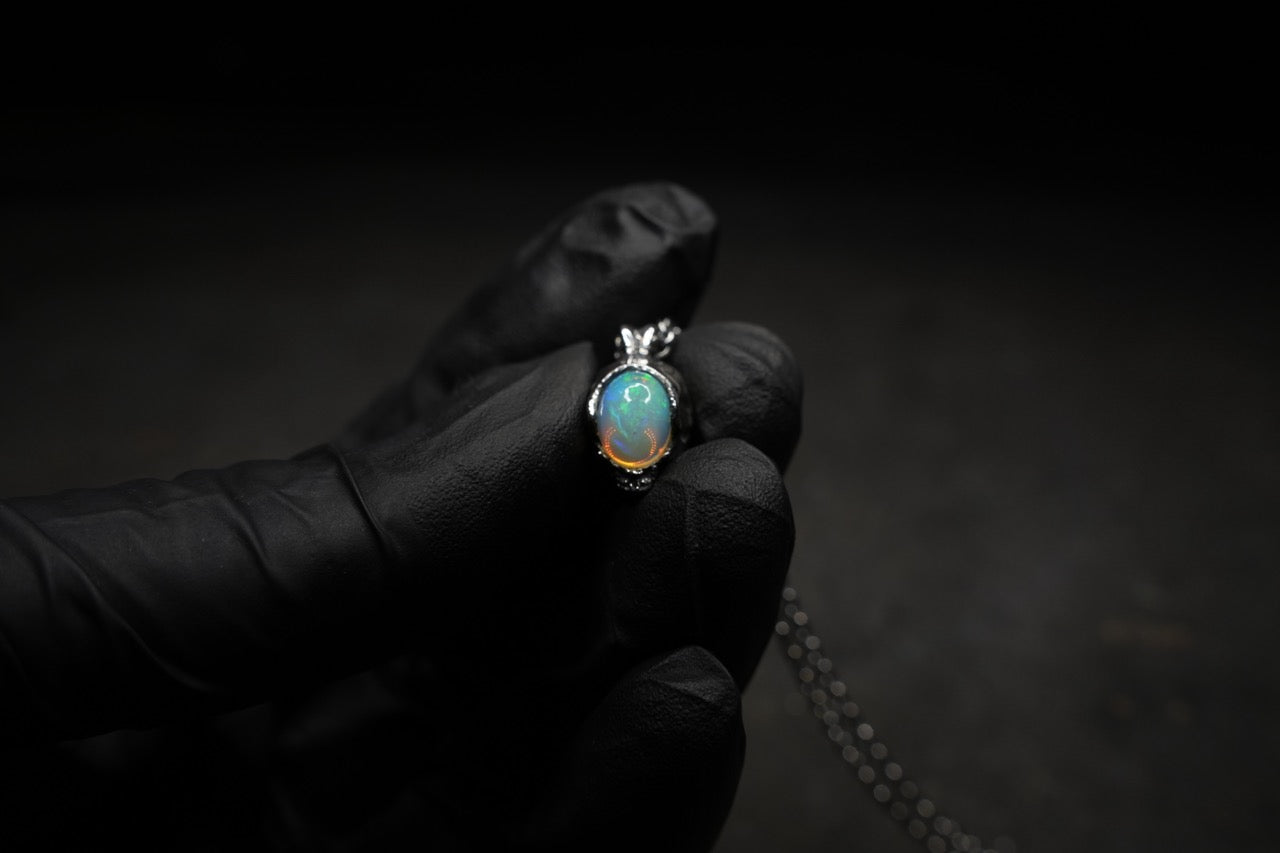 Opal Space Skull Necklace - Gothic Jewelry for Women & Men - Perfect for Halloween, Cosplay & Alternative Fashion