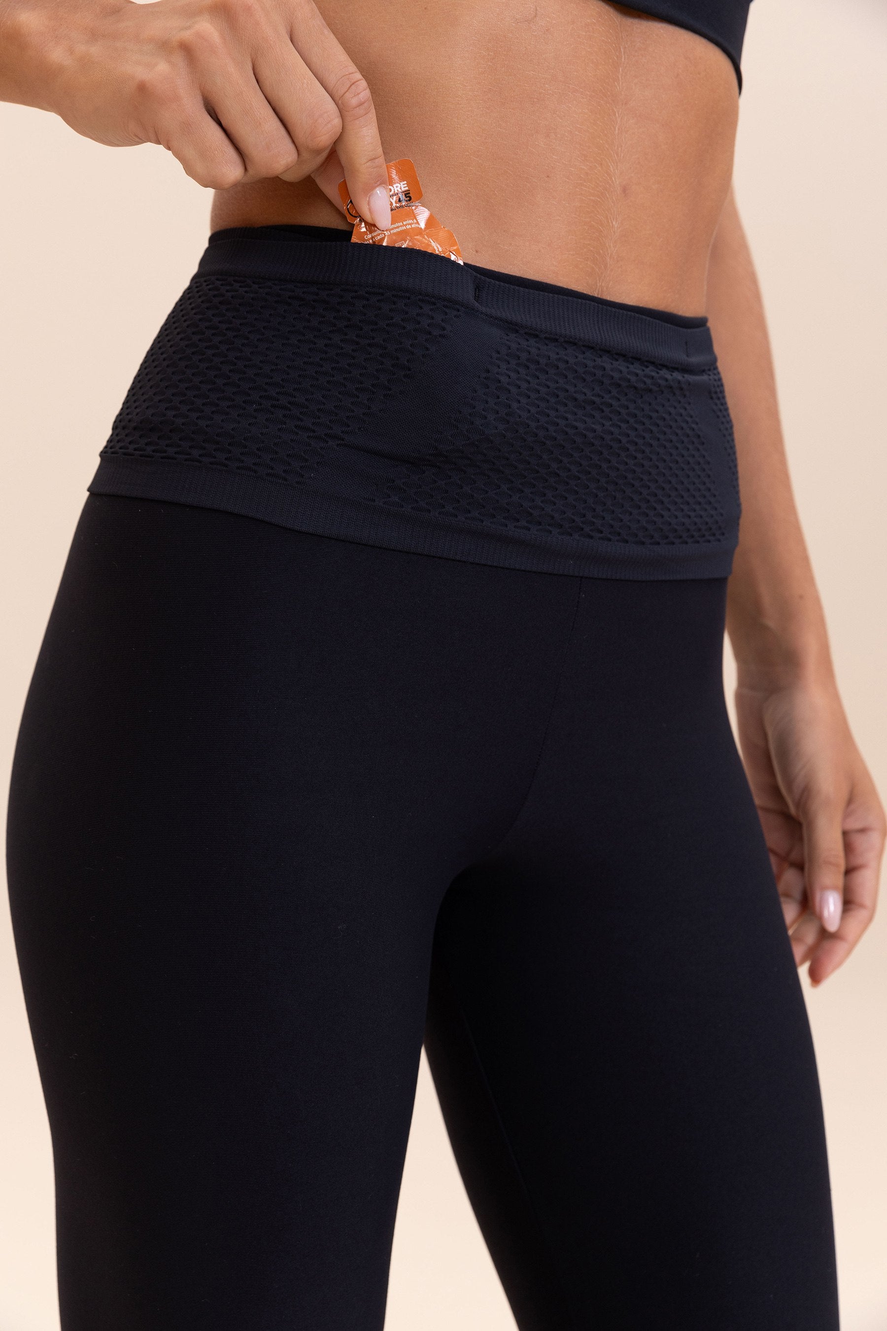 Seamless Stretch Belt for Women & Men - Adjustable Waistband - Comfortable Elastic Belt for Jeans, Pants & Dresses - Perfect for Casual, Office & Travel Wear