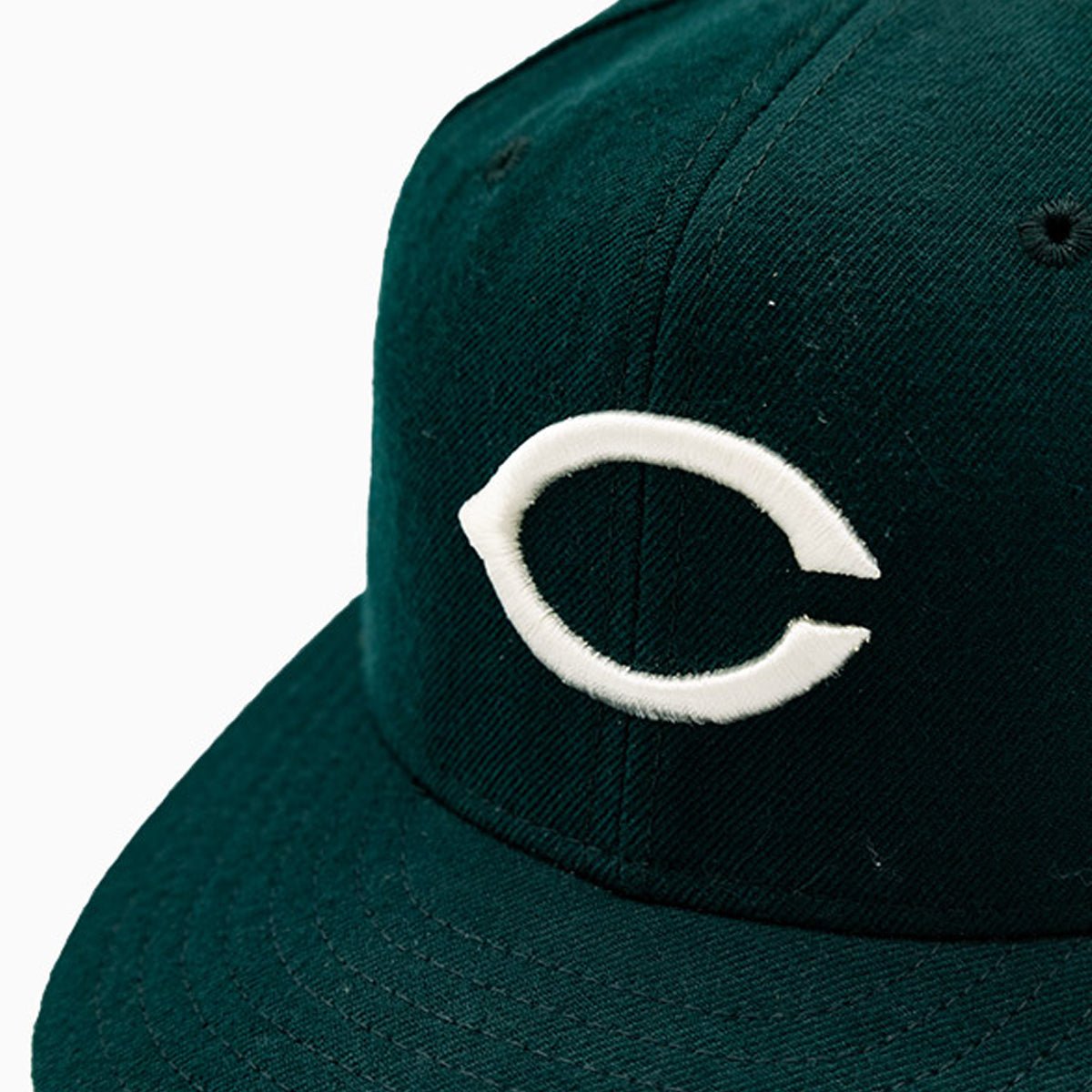 Official Cincinnati Reds MLB 59FIFTY Fitted Baseball Cap - Adjustable Snapback Hat for Men & Women - Perfect for Games, Tailgating & Fan Gear Collection