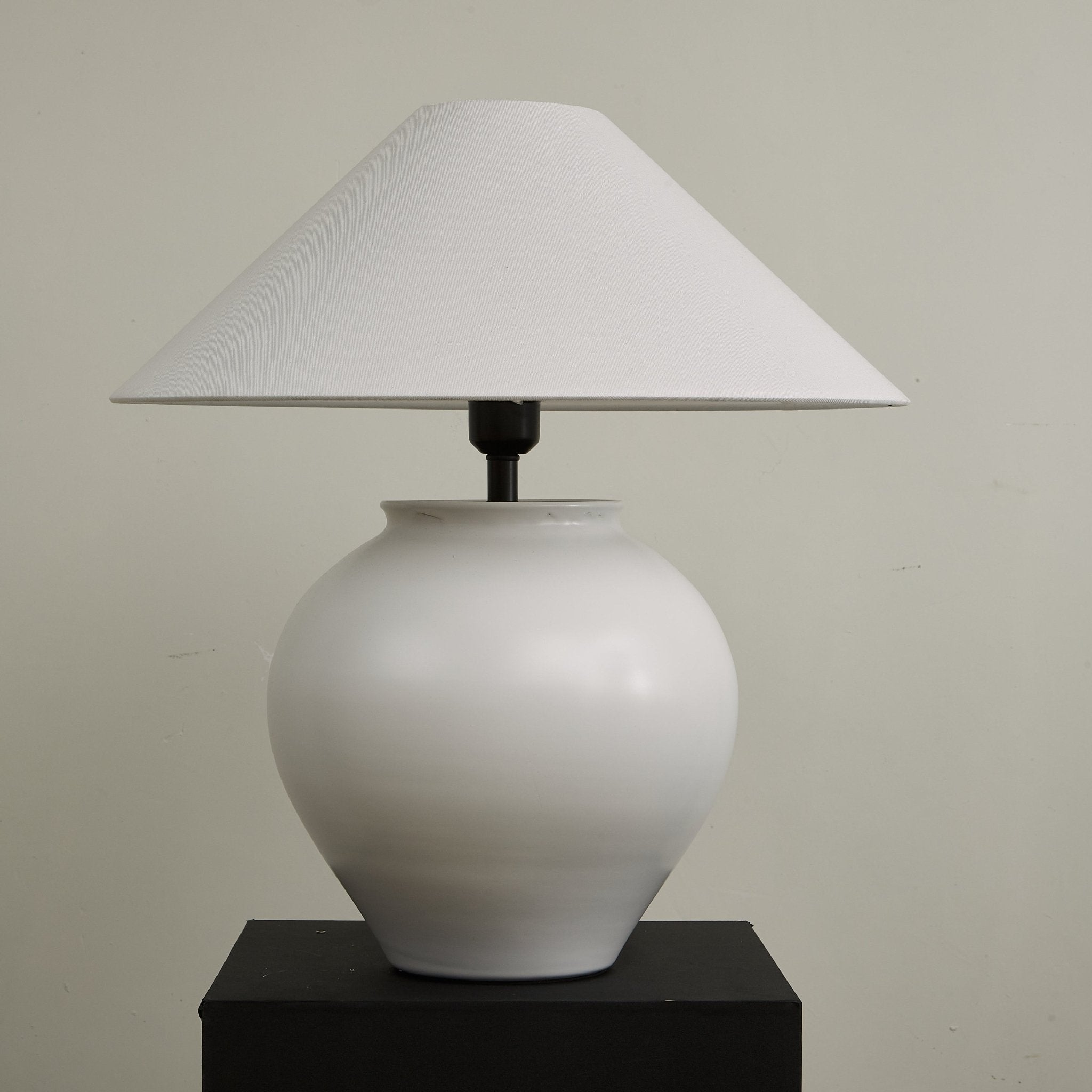 Luma Ceramic Table Lamp - Modern Decorative Lighting for Bedroom, Living Room & Office - Energy Efficient LED Desk Lamp with Warm White Light