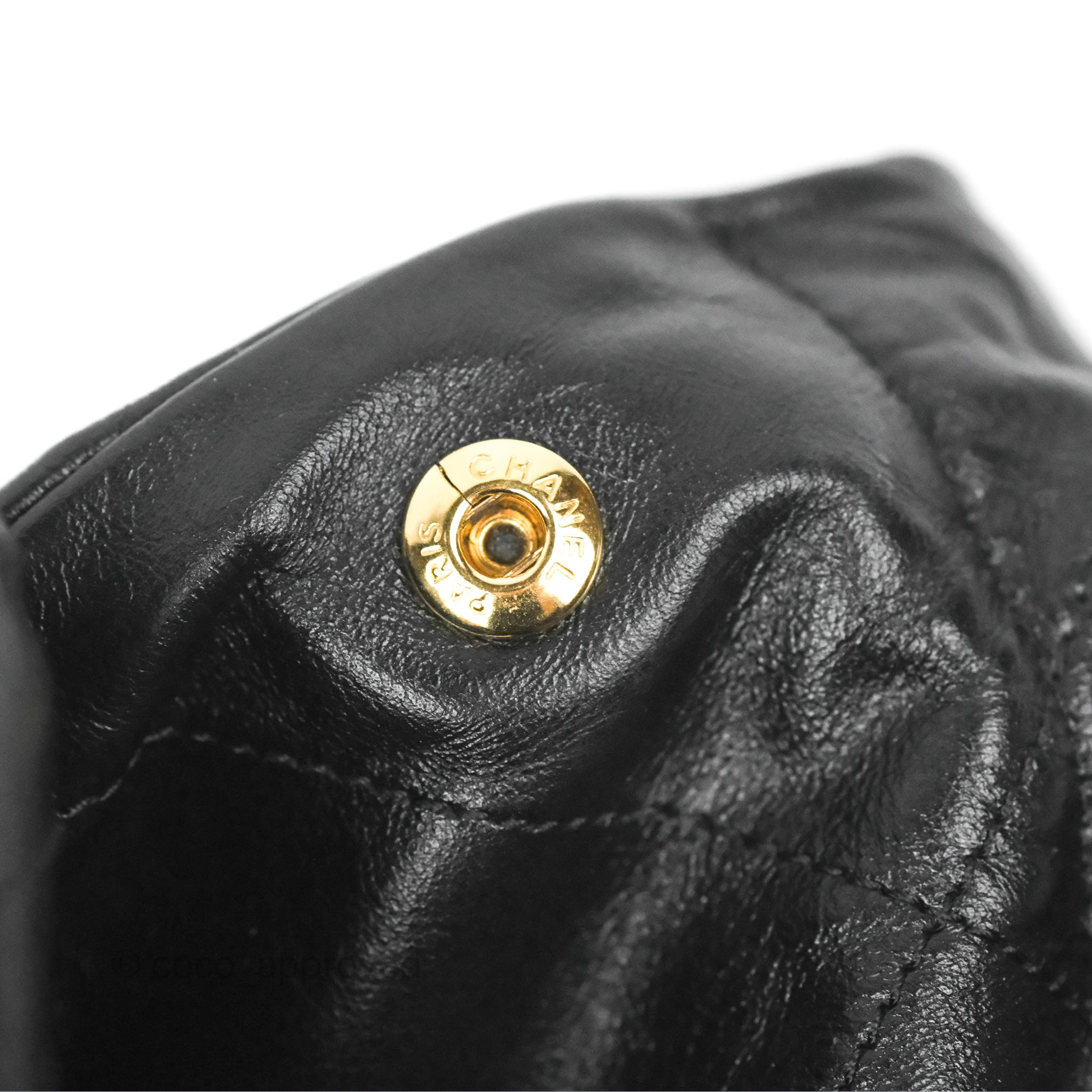 Chanel 22 Medium Handbag Black Shiny Calfskin Leather with Aged Gold Hardware - Luxury Designer Shoulder Bag for Women, Perfect for Work, Evening & Special Occasions