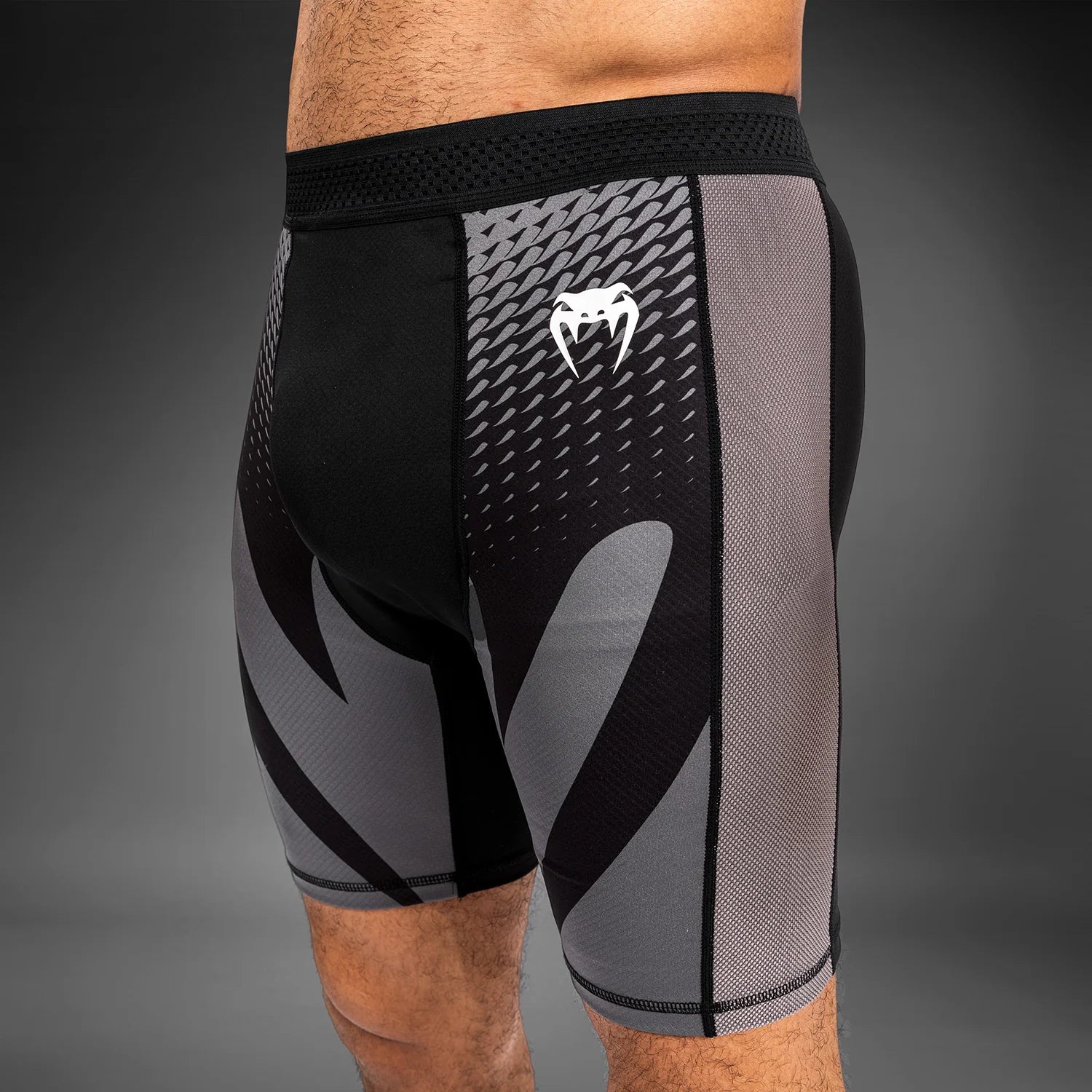VENUM VALE TUDO SHORT ATTACK - MMA & BJJ Training Shorts for Men (Black) - Perfect for Combat Sports, Grappling & Fitness Workouts