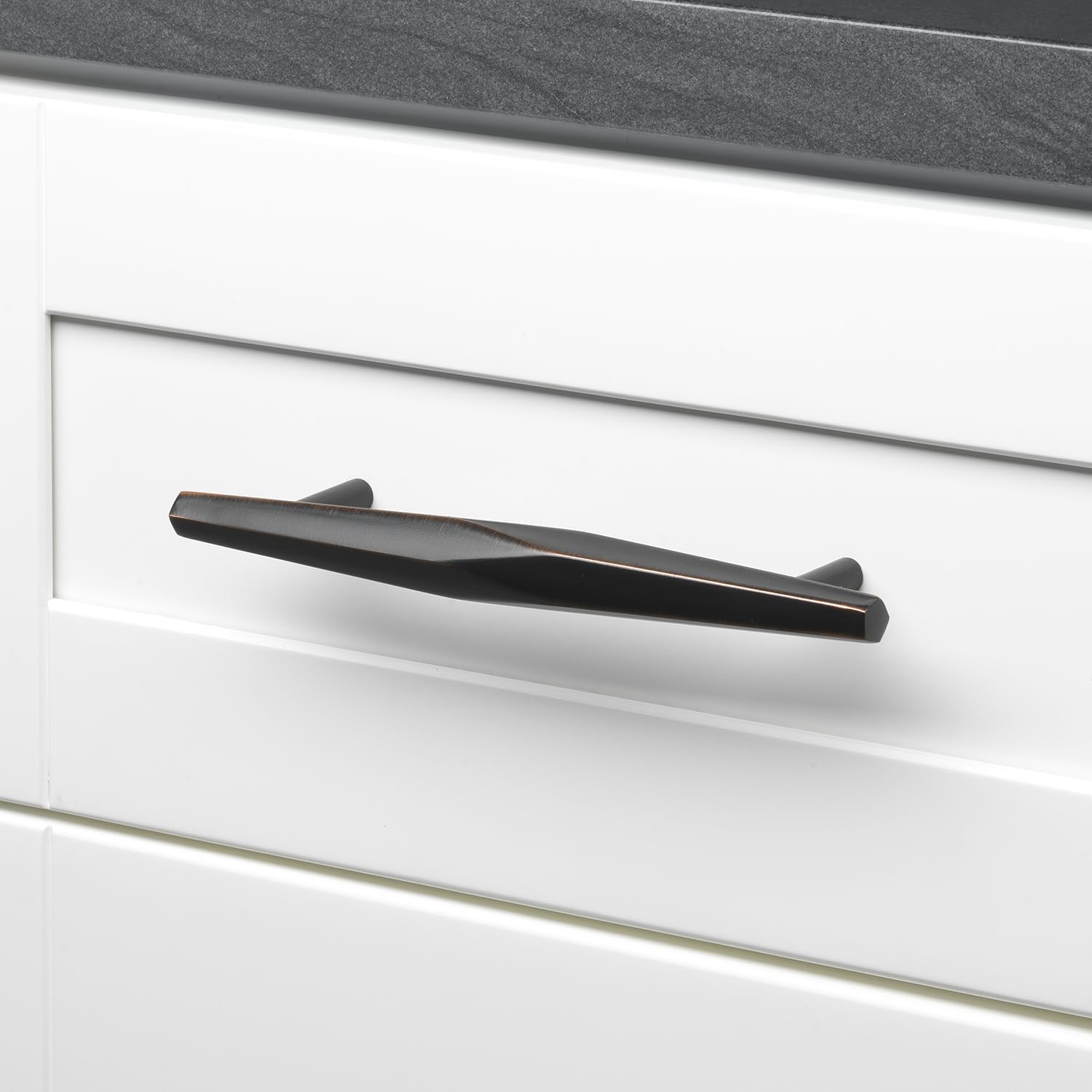 GlideRite 5 Inch (128mm) Solid Faceted Cabinet Bar Pull Handle - Oil Rubbed Bronze - 4789-128 - Perfect for Kitchen Cabinets, Bathroom Vanities & Furniture Drawers