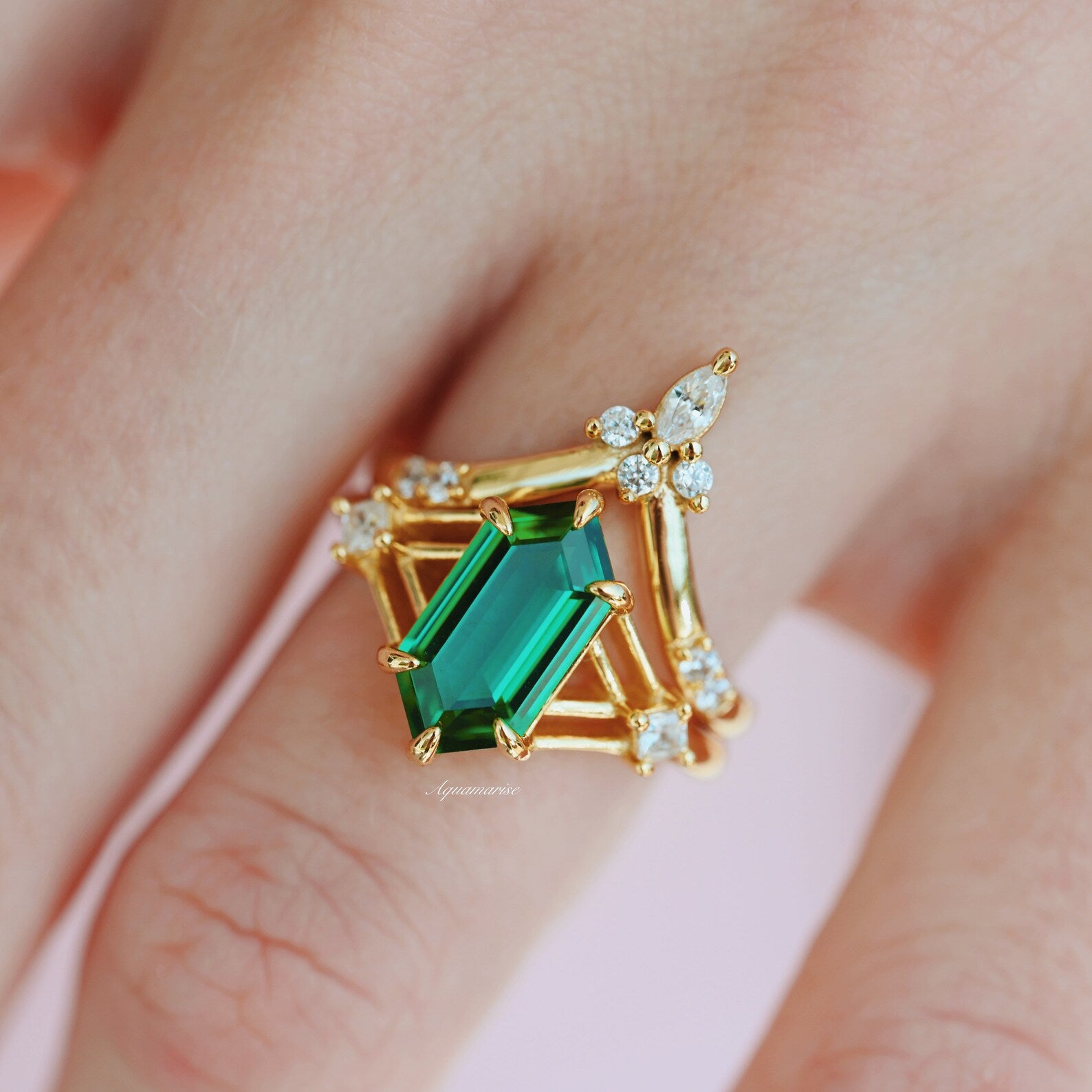 Celtic Hexagon Emerald Ring Set - 14K Solid Yellow Gold Wedding Band, Engagement Ring for Women, Anniversary Gift, Irish Jewelry for Everyday Wear
