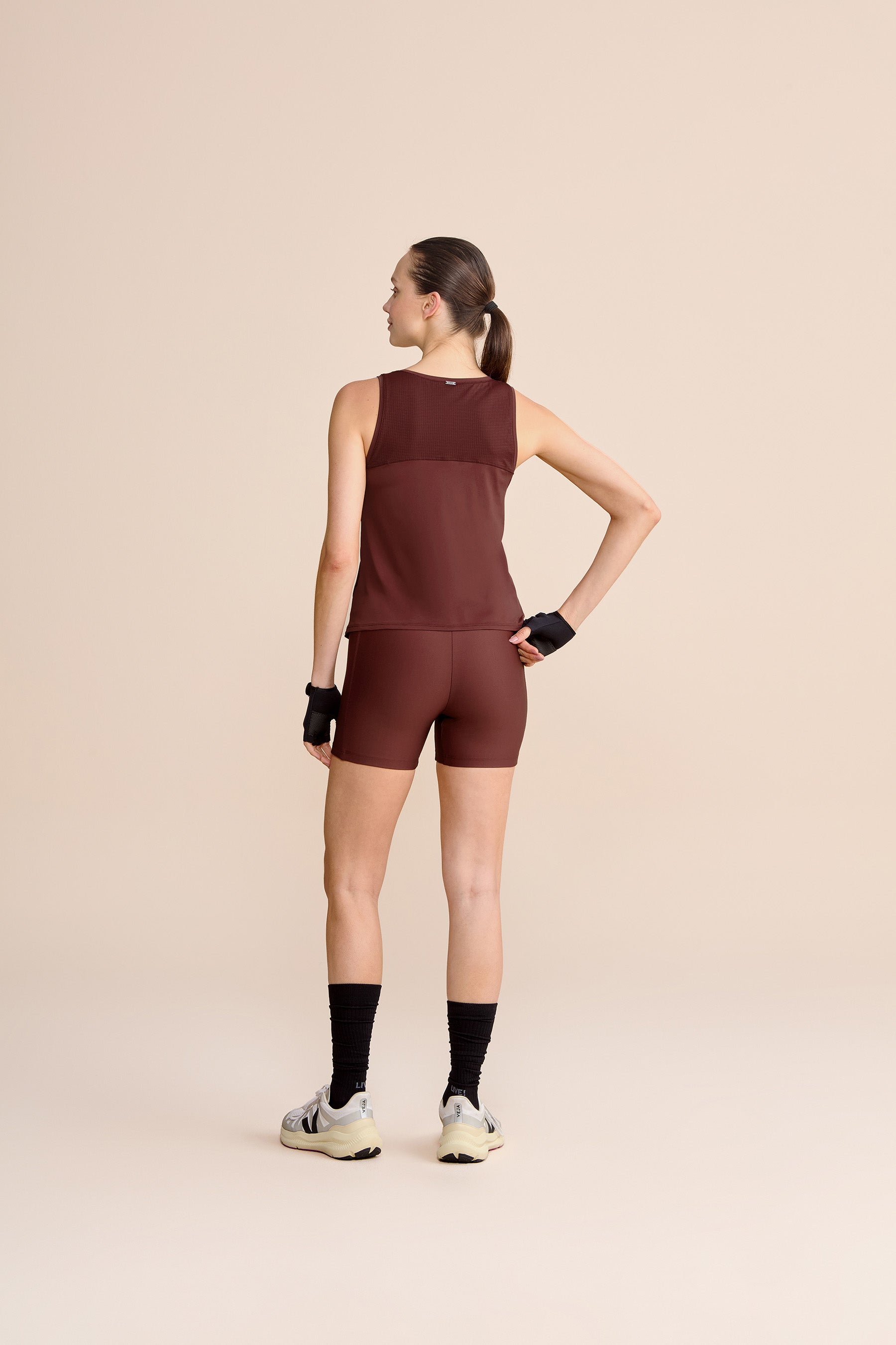 Air Move® Women's Breathable Broad Tank Top - Comfortable & Lightweight for Yoga, Gym & Summer Outfits