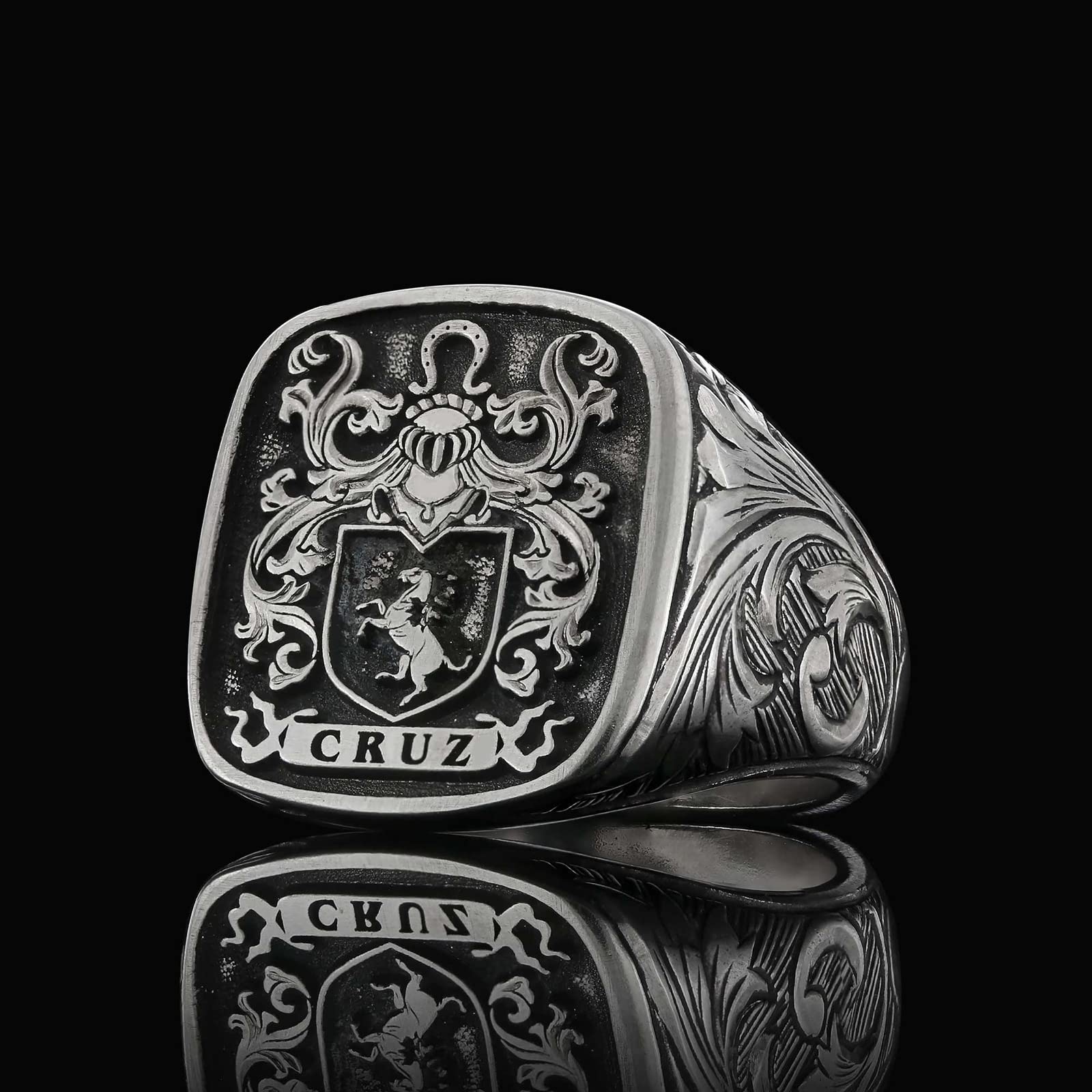 Custom Engraved Family Crest Ring for Men - Personalized Signet Ring with Coat of Arms - Unique Gift for Anniversary, Graduation & Special Occasions