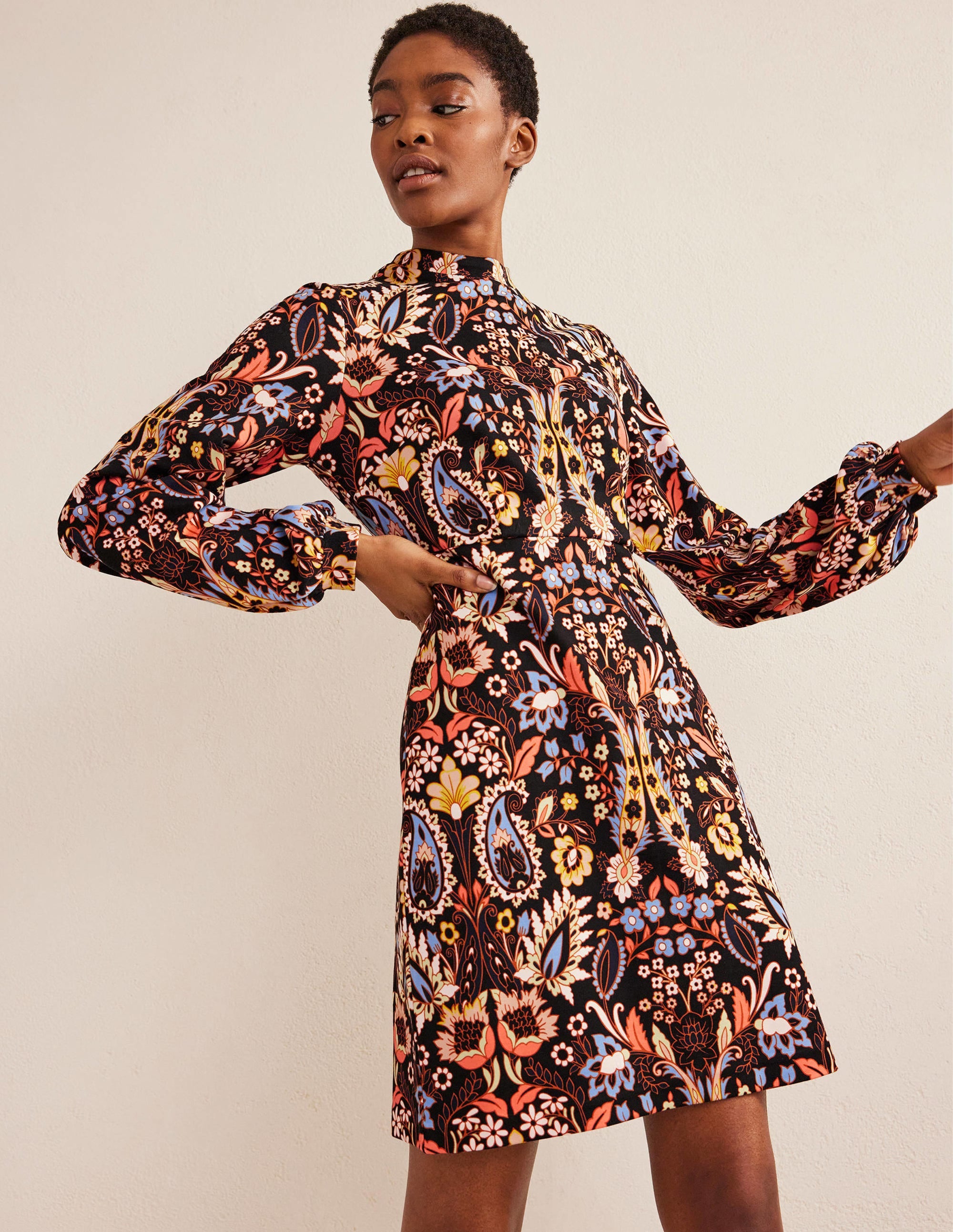 Stylish Blouson Jersey Mini Dress with Exotic Foliage Print - Perfect for Summer Parties, Beach Vacations & Casual Outings