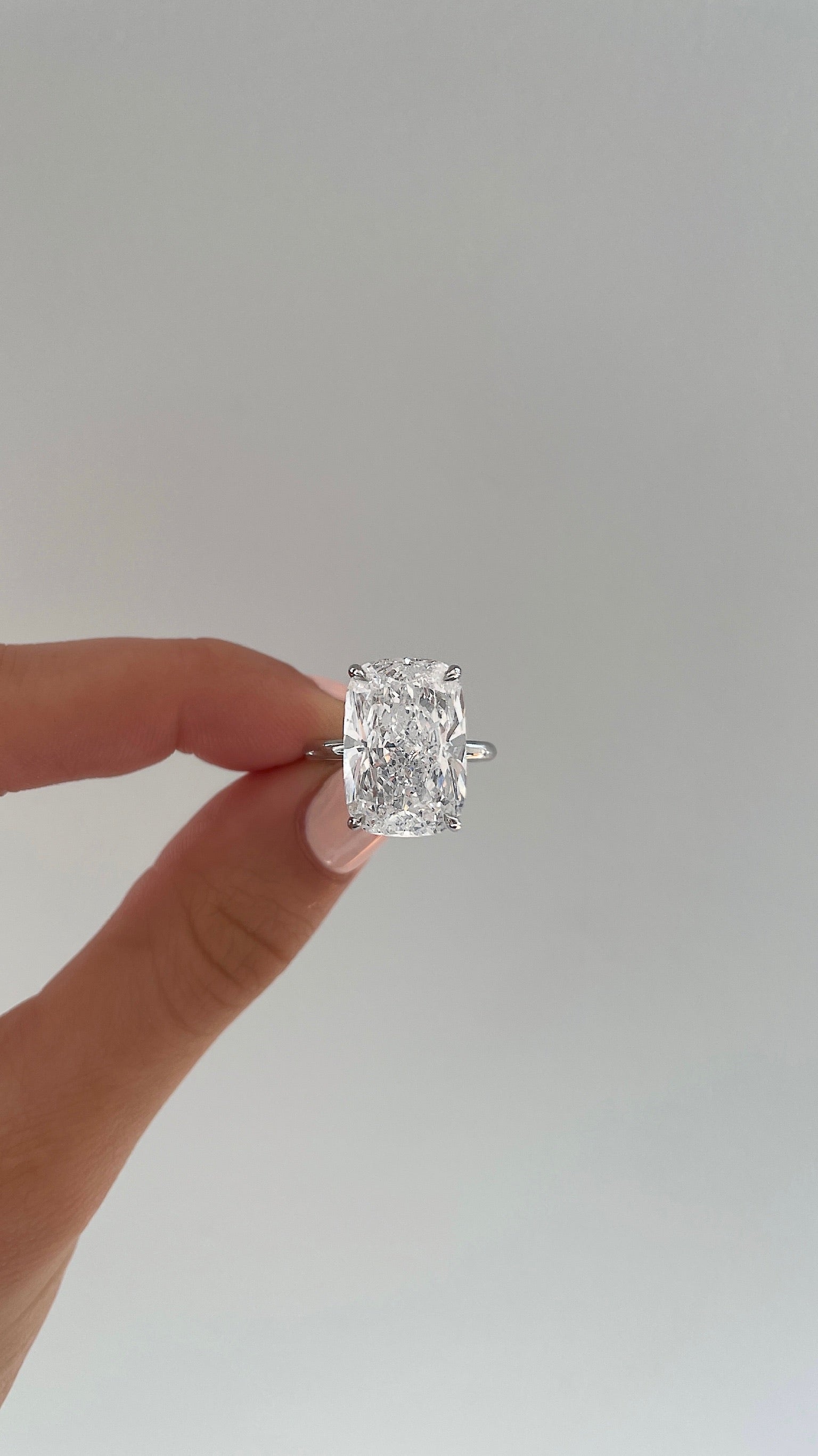 10.01 Cushion Cloud Solitaire Ring – Dainty & Elegant Wedding Band for Women – Perfect for Engagement, Anniversary, or Everyday Wear