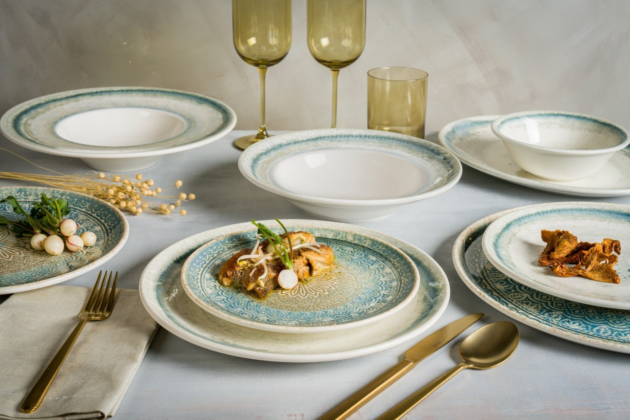 Premium Rivus Line Porcelain Dinner Plate Set - 30cm (12 Inches) Elegant White Ceramic Plates for Fine Dining, Restaurants, and Home Entertaining - Dishwasher & Microwave Safe