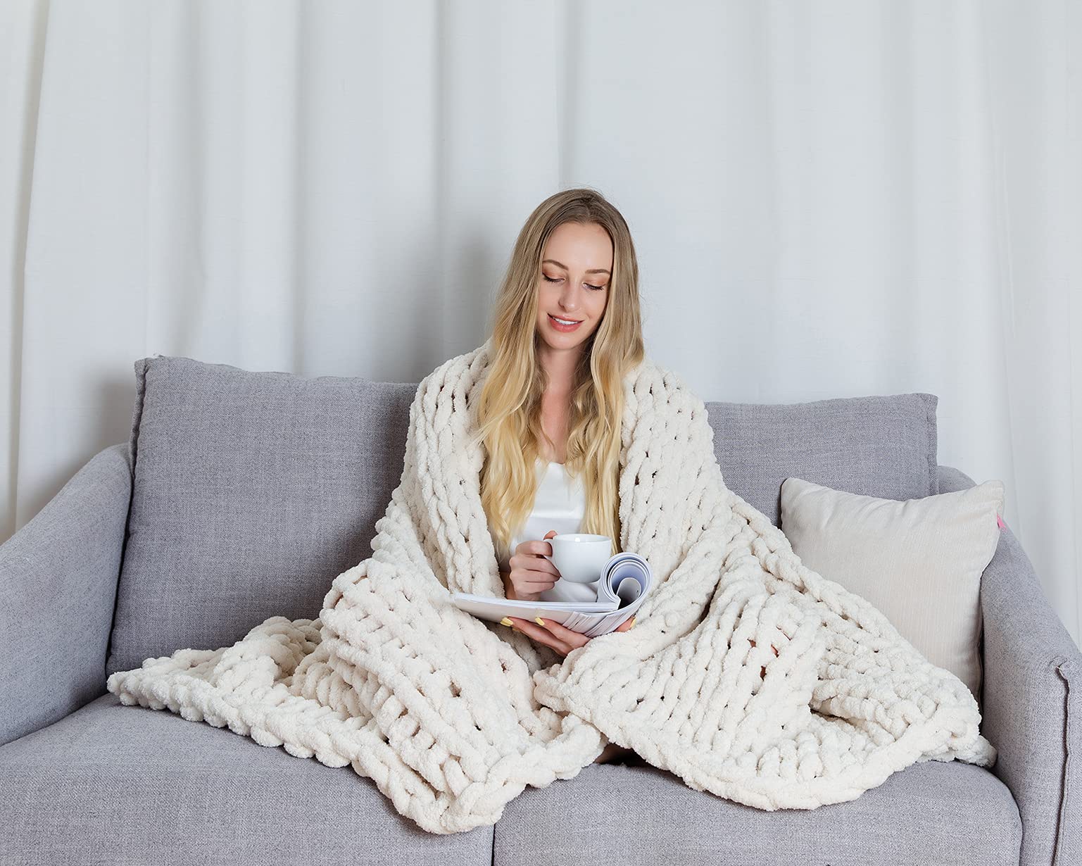 Alzoear Chunky Knit Throw Blanket - Chenille Handmade Cozy Warm Blanket for Sofa, Bedroom & Home Decor (Beige, 60