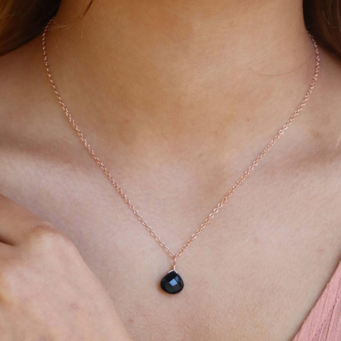 Elegant Black Onyx Teardrop Crystal Pendant Necklace for Women - Perfect for Everyday Wear, Gift Giving & Special Occasions