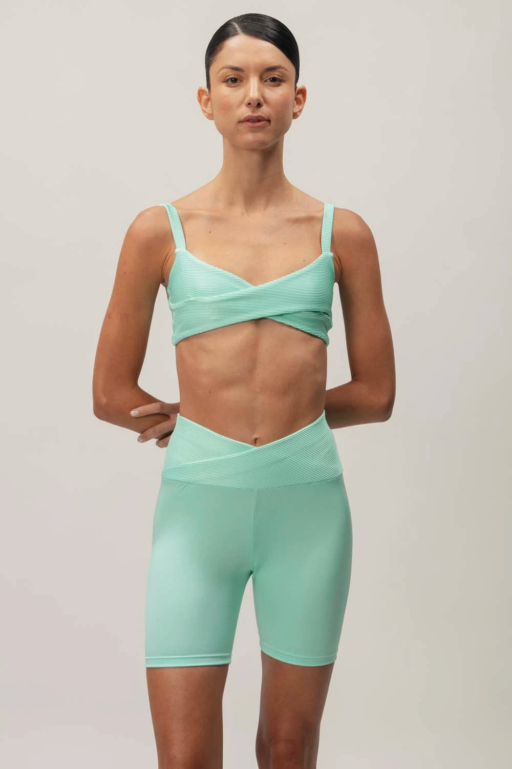 Leila Top Active - Women's Workout T-Shirt for Yoga, Running & Gym - Breathable & Comfortable Fitness Apparel