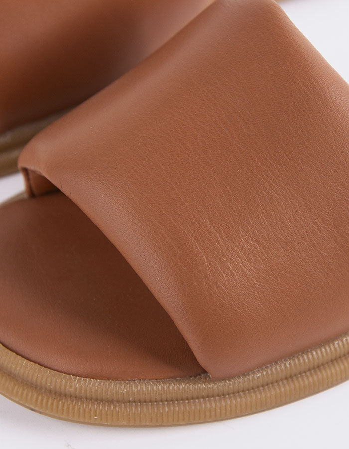 Premium Bosnia Tan Leather - Genuine Full-Grain Leather for Handcrafted Bags, Wallets & Accessories | Durable & Stylish for Everyday Use, Travel & Gifting