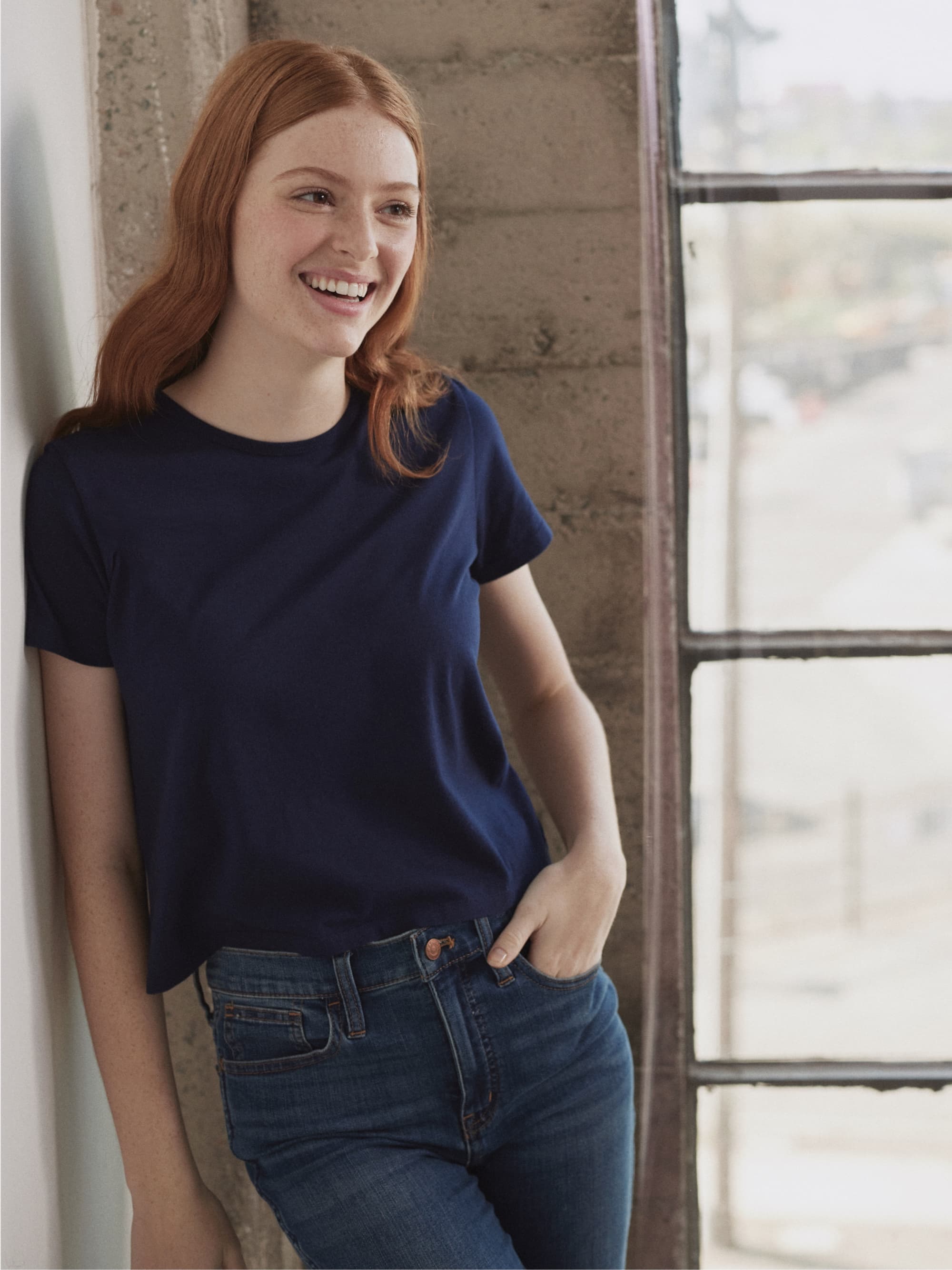 Organic Cotton Crop Tee for Women - Soft & Comfortable Short Sleeve T-Shirt - Perfect for Yoga, Gym, and Casual Wear