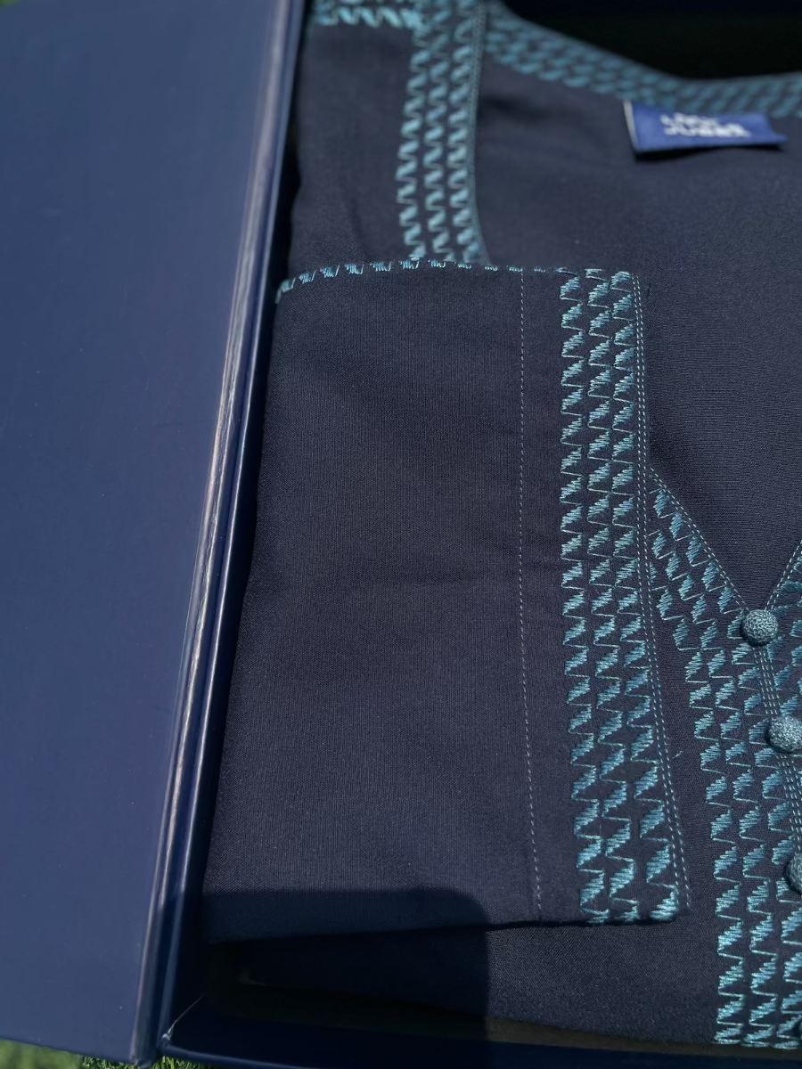 Men's Navy Blue Thobe with Teal Embroidery - 3/4 Sleeve Islamic Prayer Robe for Eid, Ramadan & Mosque Wear - Comfortable Traditional Arabic Dress for Men