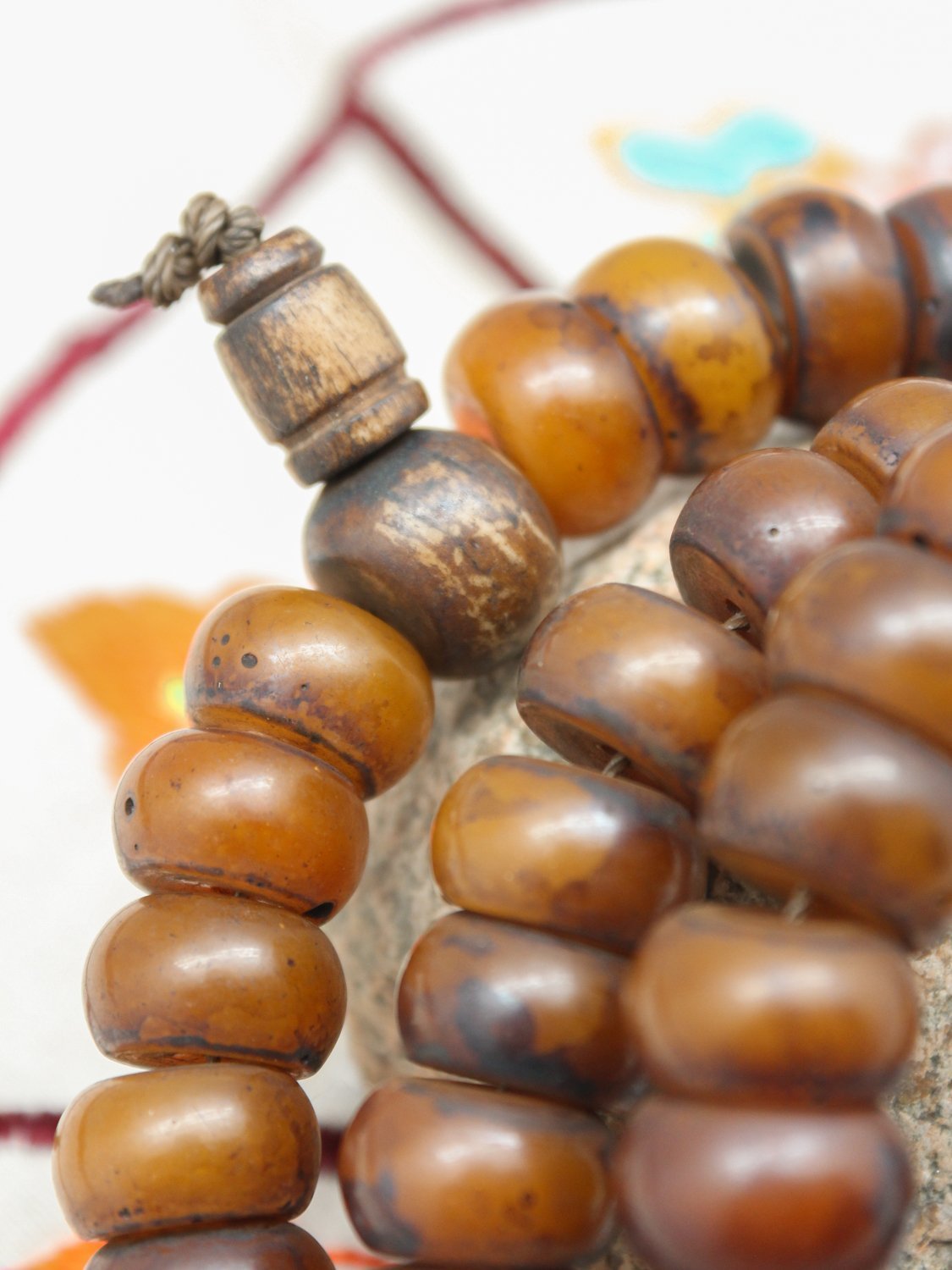 Authentic Himalayan Copal Mala Beads - 108 Prayer Beads for Meditation, Yoga & Spiritual Healing | Handmade Buddhist Necklace for Mindfulness & Stress Relief