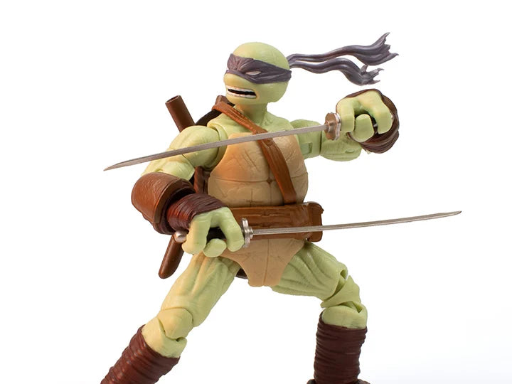 Teenage Mutant Ninja Turtles BST AXN Leonardo Version 2 Action Figure & Comic Book Set - Collectible Toy for TMNT Fans, Perfect for Display, Gifts, and Play