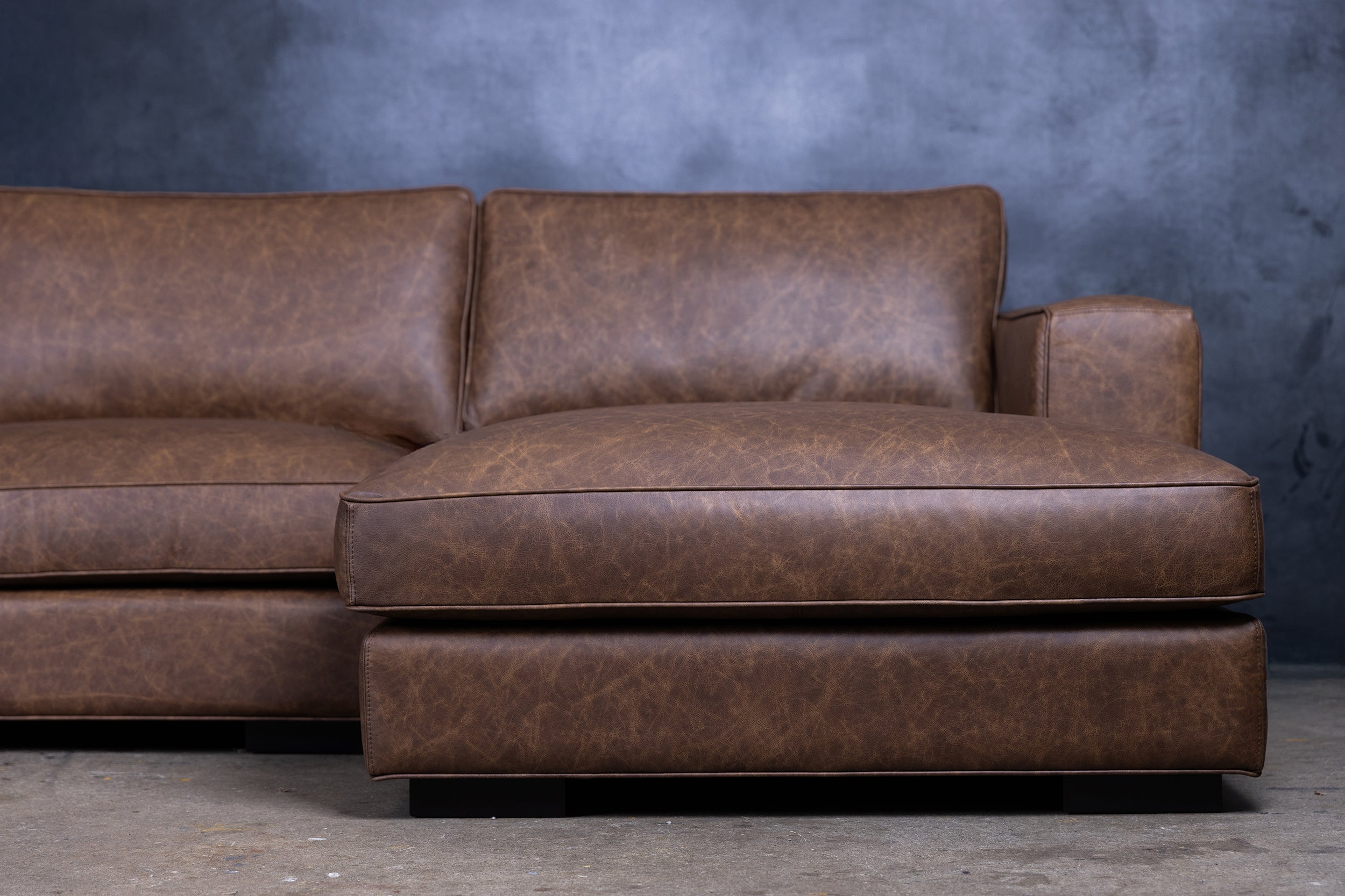 MADDEX DELUXE U-SHAPE CHAISE LOUNGE - Modern Sectional Sofa with Ottoman for Living Room, Bedroom & Office - Comfortable Lounge Chair for Relaxing, Reading & Napping
